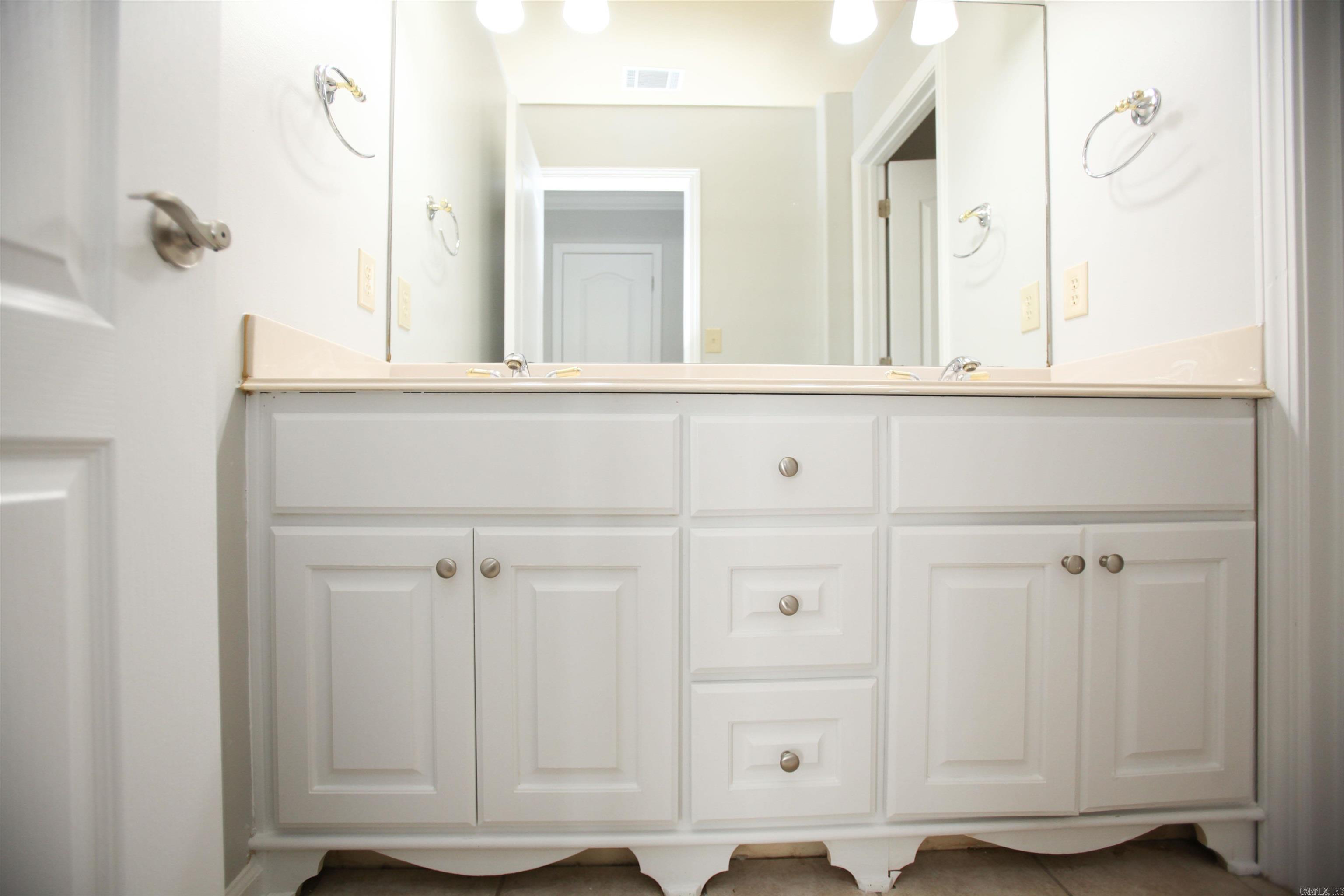 Club Cove - Residential Lease