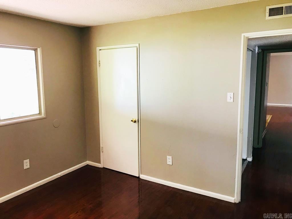 MEADOWCLIFF - Residential