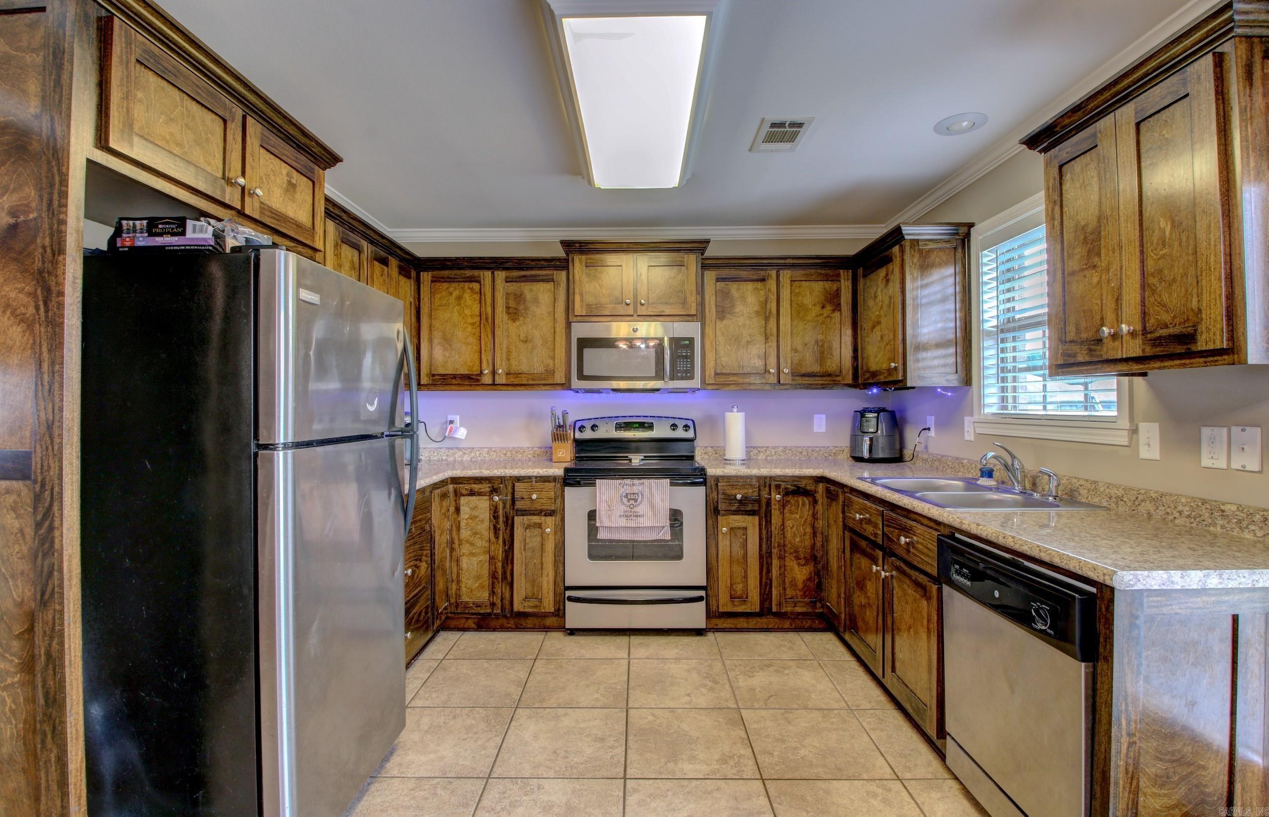 STONEHENGE PLACE - Residential