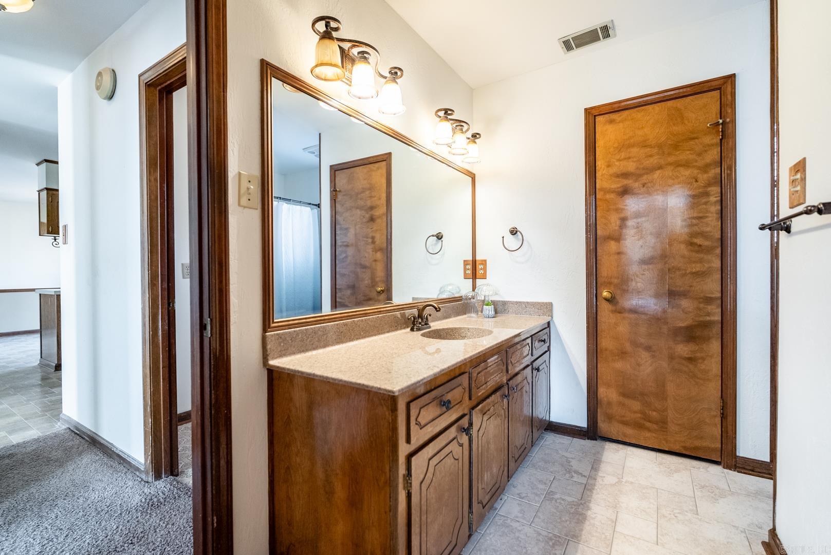 NORTHLAKE - Residential