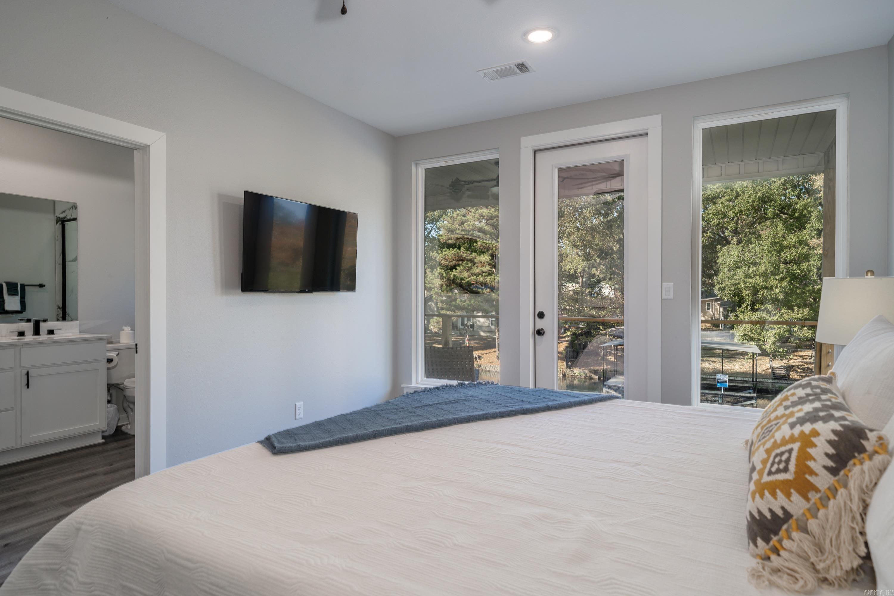 Lake Aire - Residential