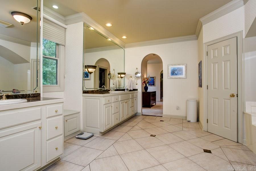 CHENAL VALLEY THE ESTATES - Residential
