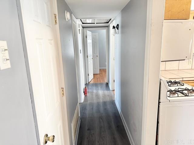 ROLLING HILLS - Residential