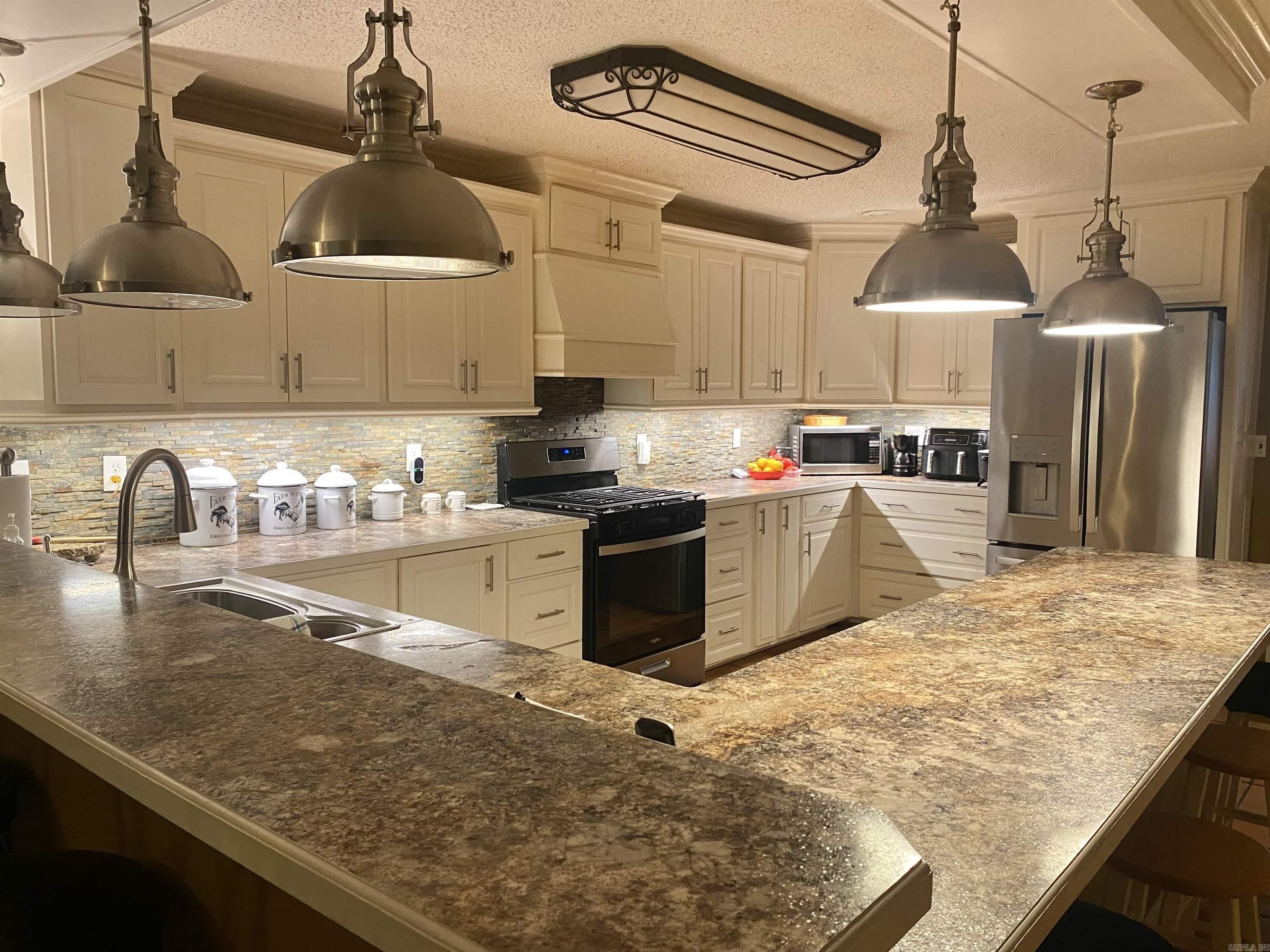 BAYVIEW HEIGHTS - Residential