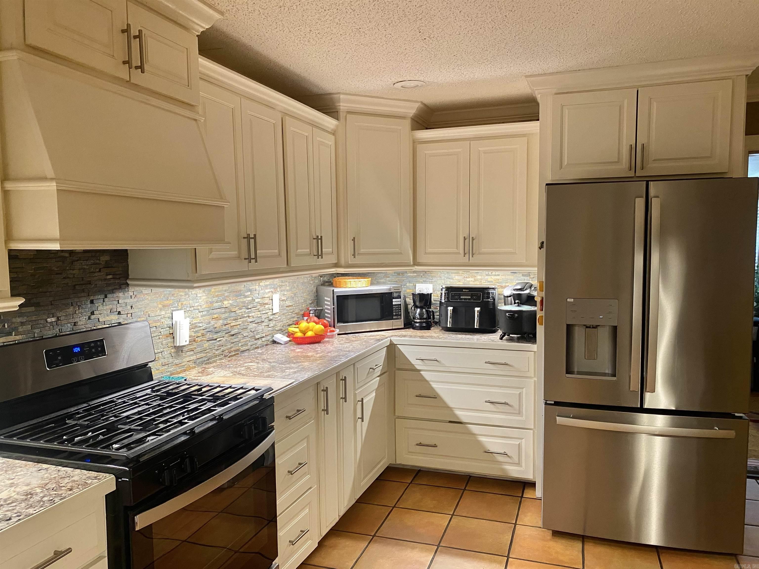 BAYVIEW HEIGHTS - Residential