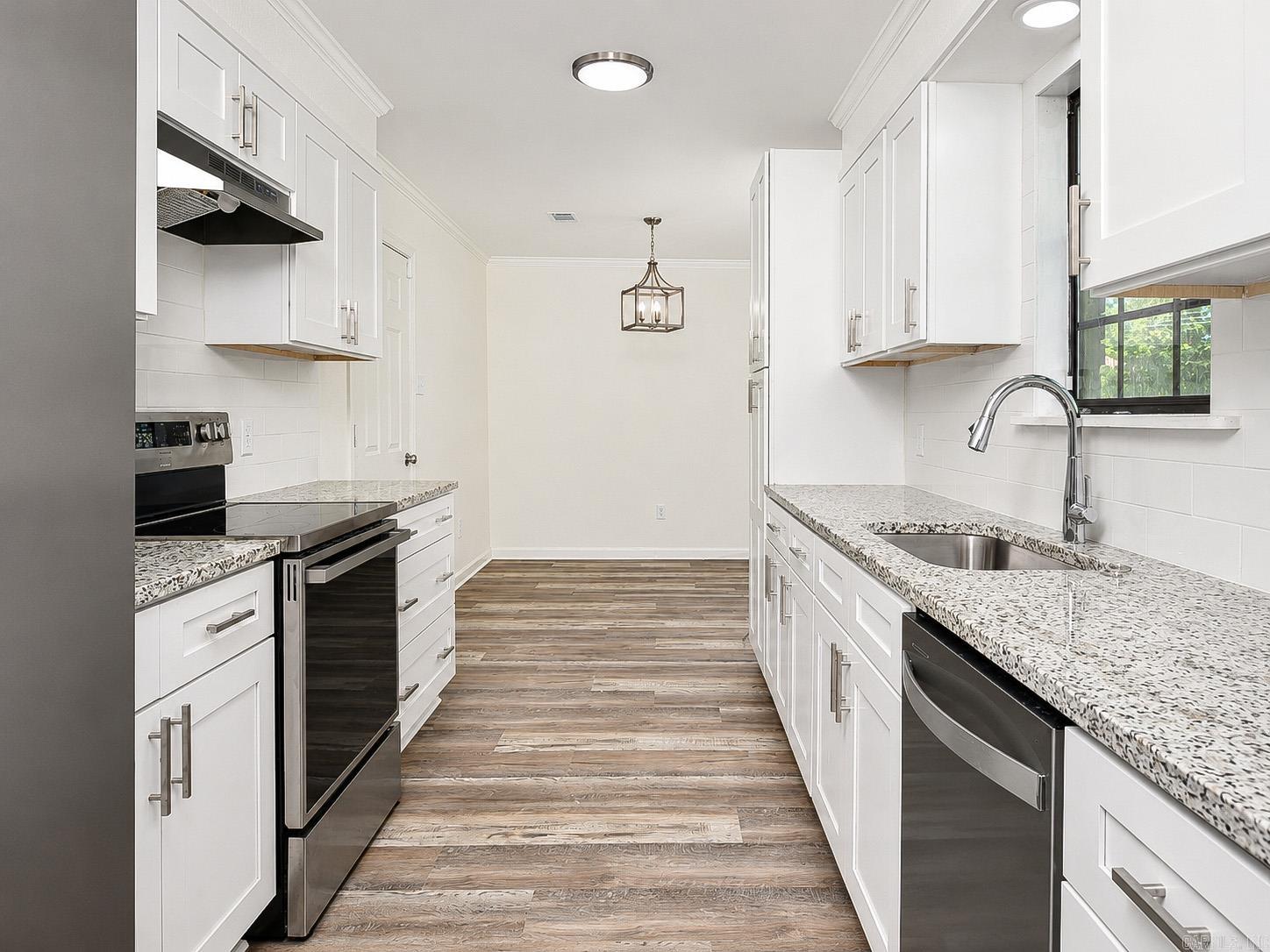 LAKEWOOD HTS ESTATES - Residential