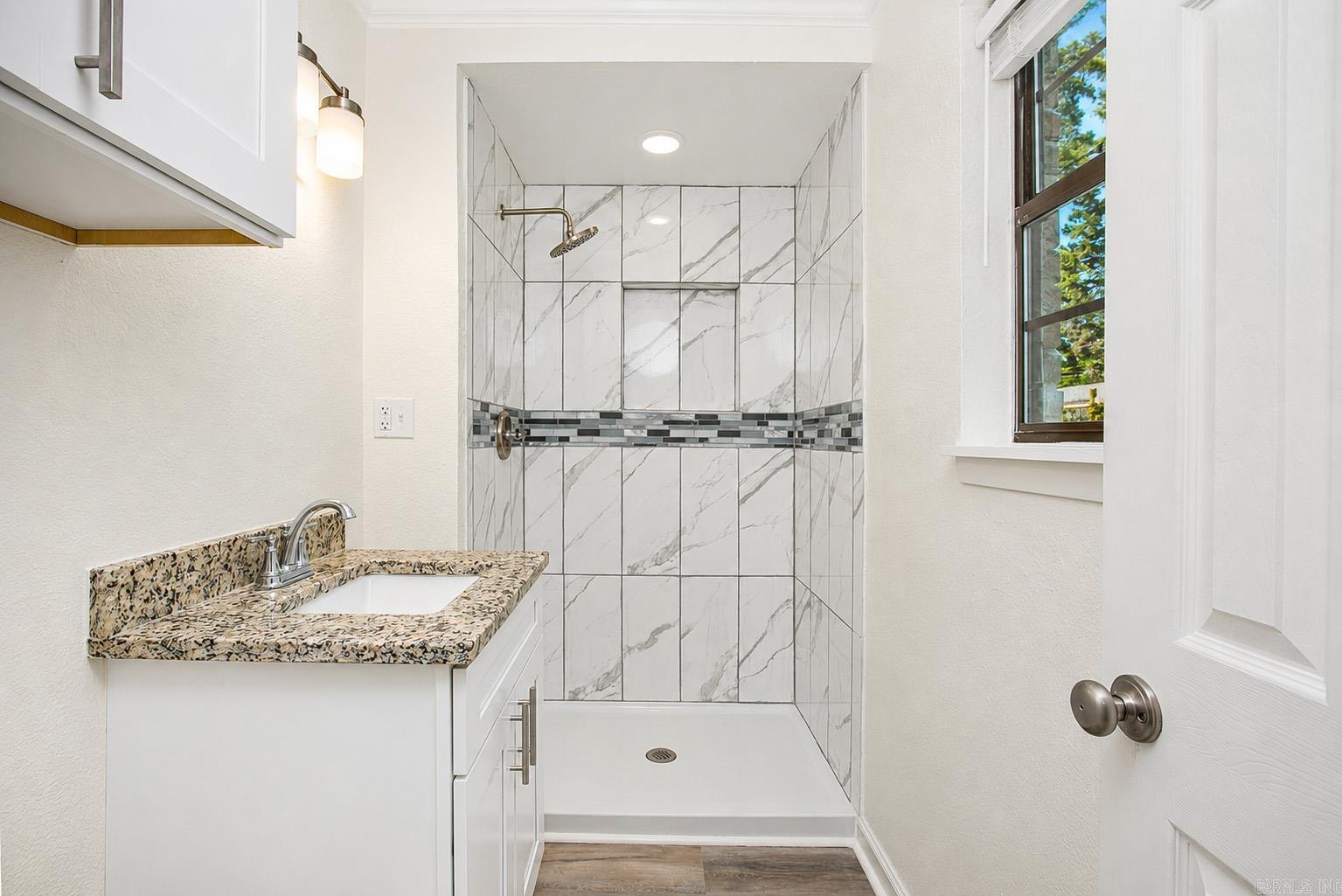 LAKEWOOD HTS ESTATES - Residential