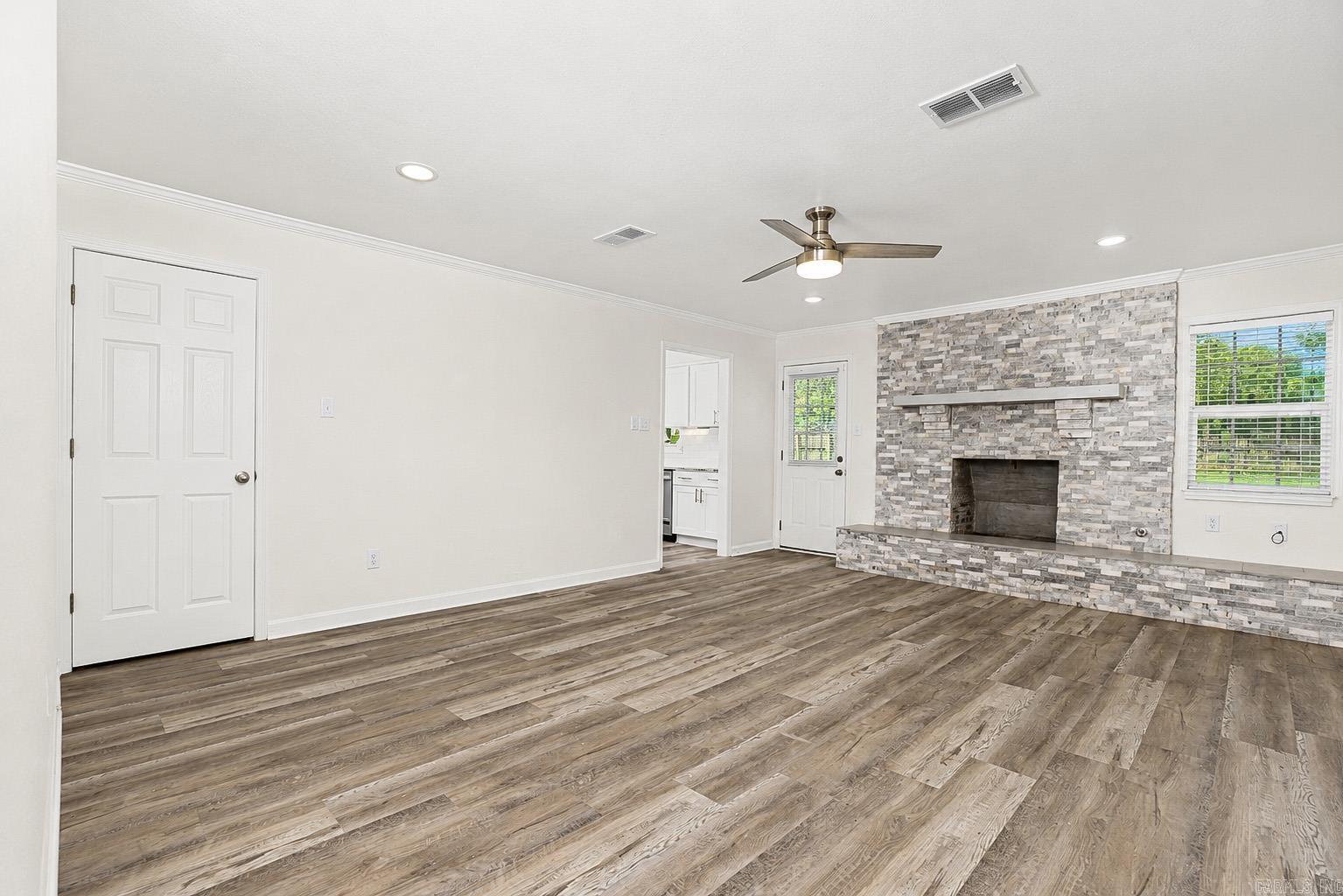 LAKEWOOD HTS ESTATES - Residential