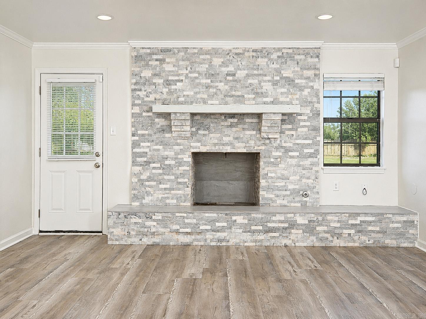 LAKEWOOD HTS ESTATES - Residential