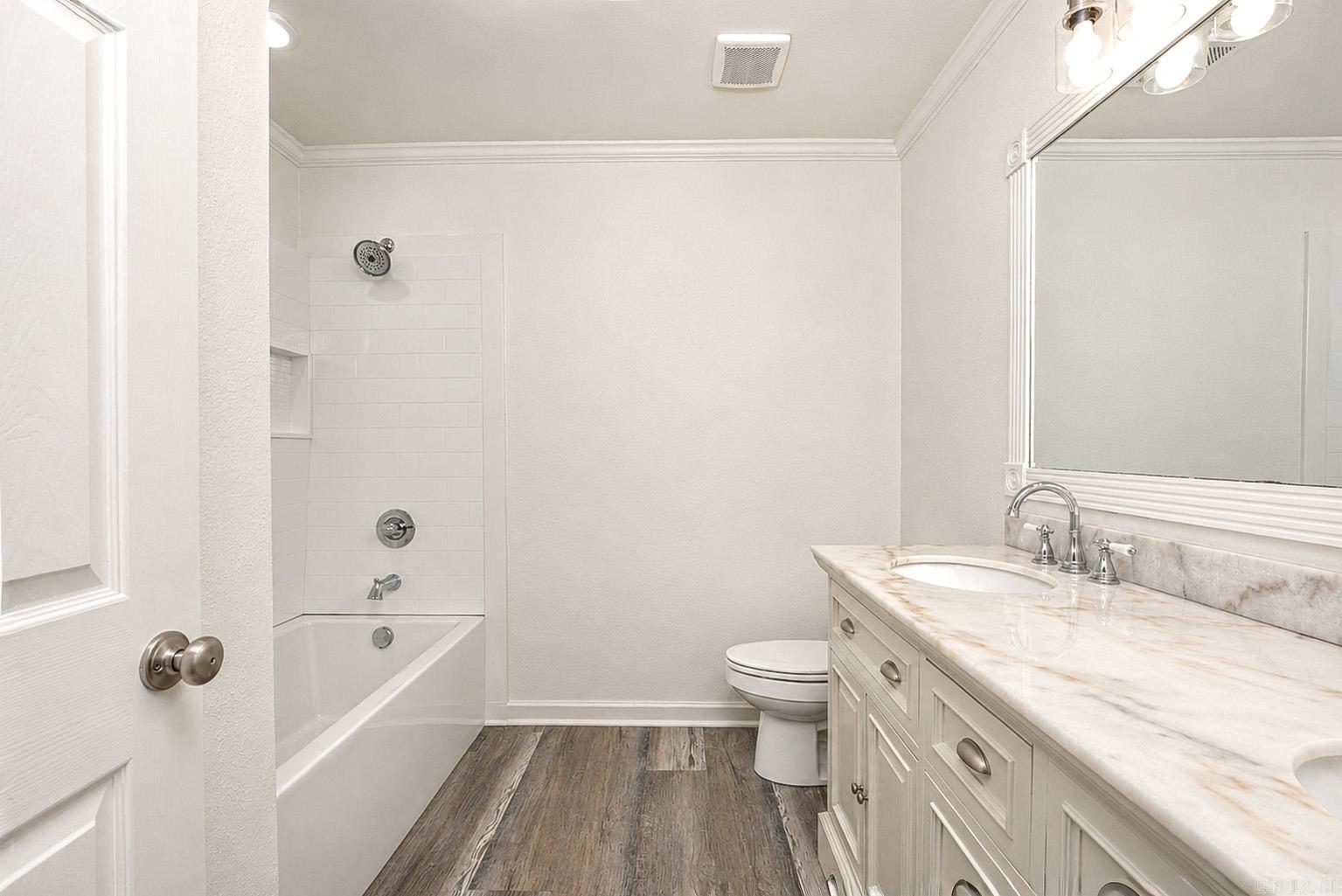 LAKEWOOD HTS ESTATES - Residential