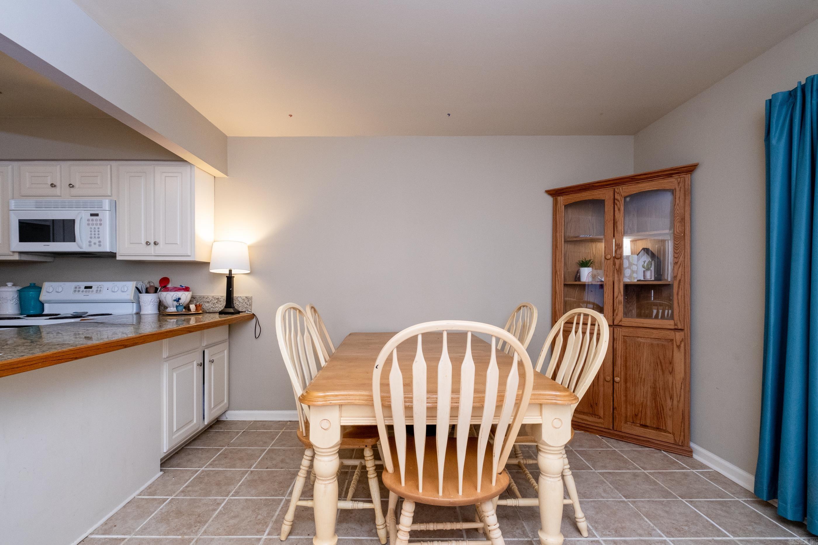 KINGSBRIDGE TWNHSE - Residential