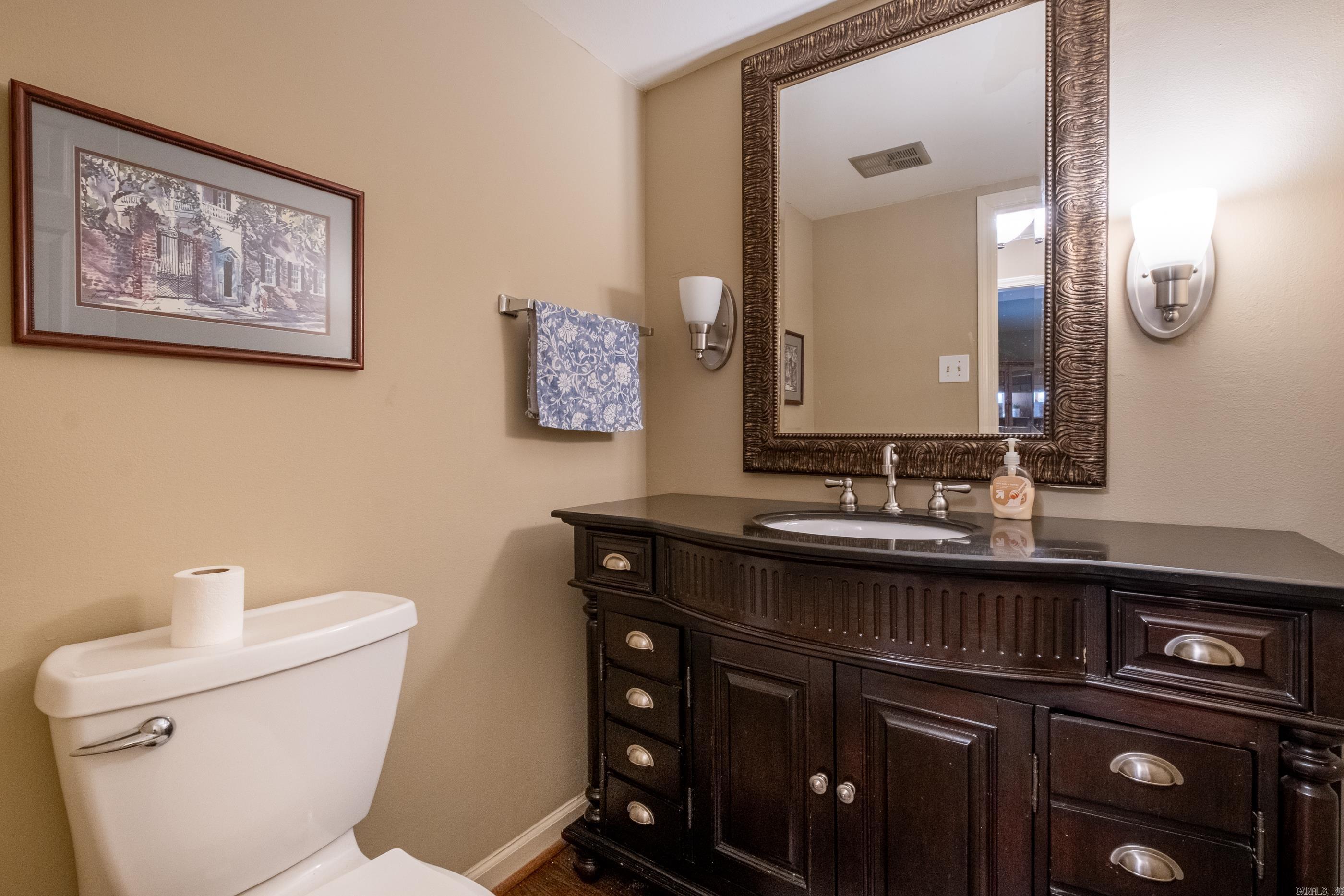 KINGSBRIDGE TWNHSE - Residential