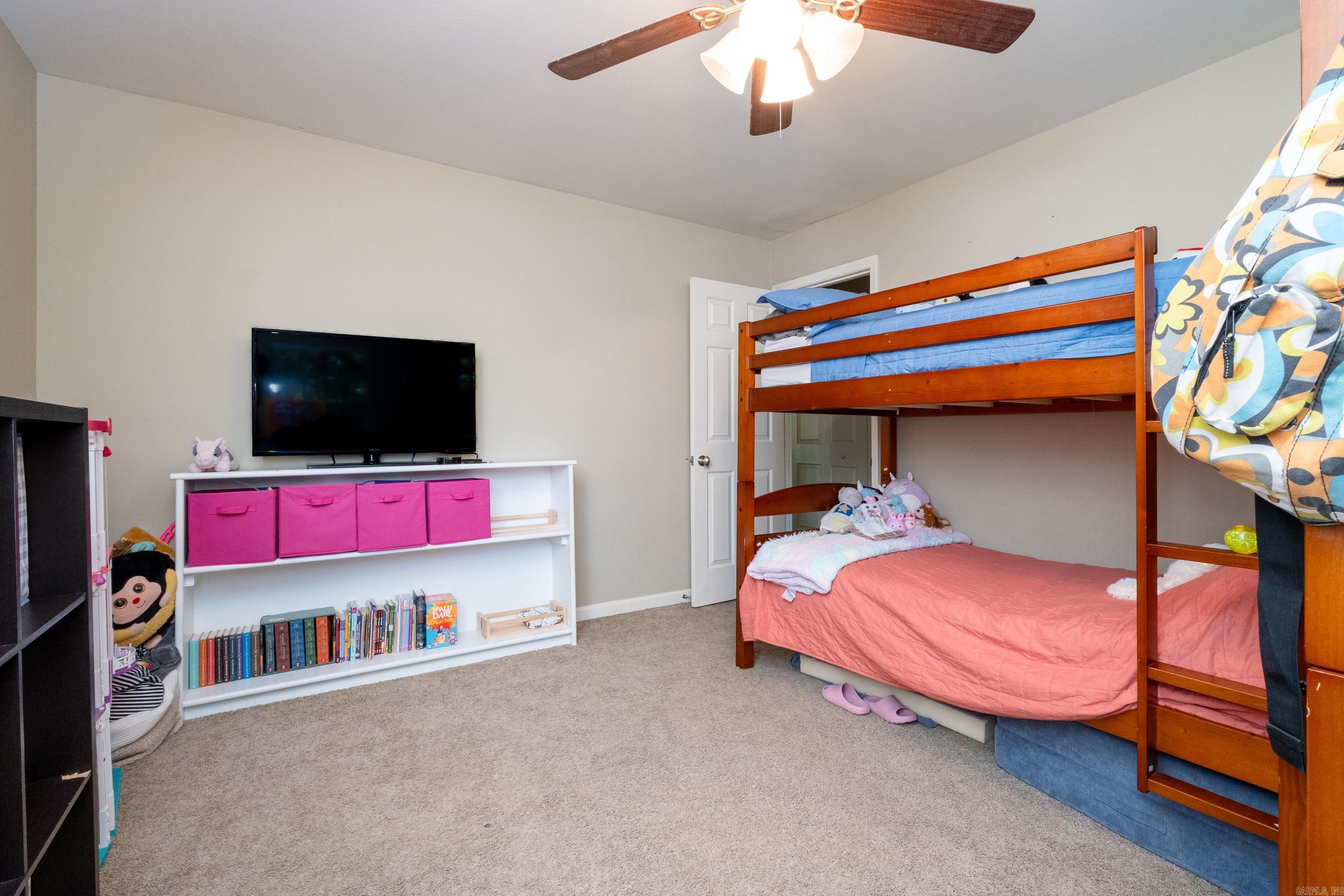 KINGSBRIDGE TWNHSE - Residential