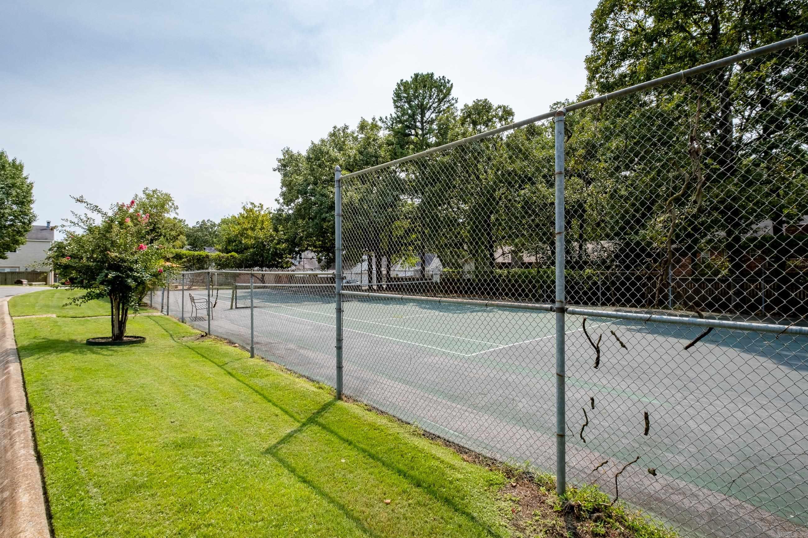 KINGSBRIDGE TWNHSE - Residential