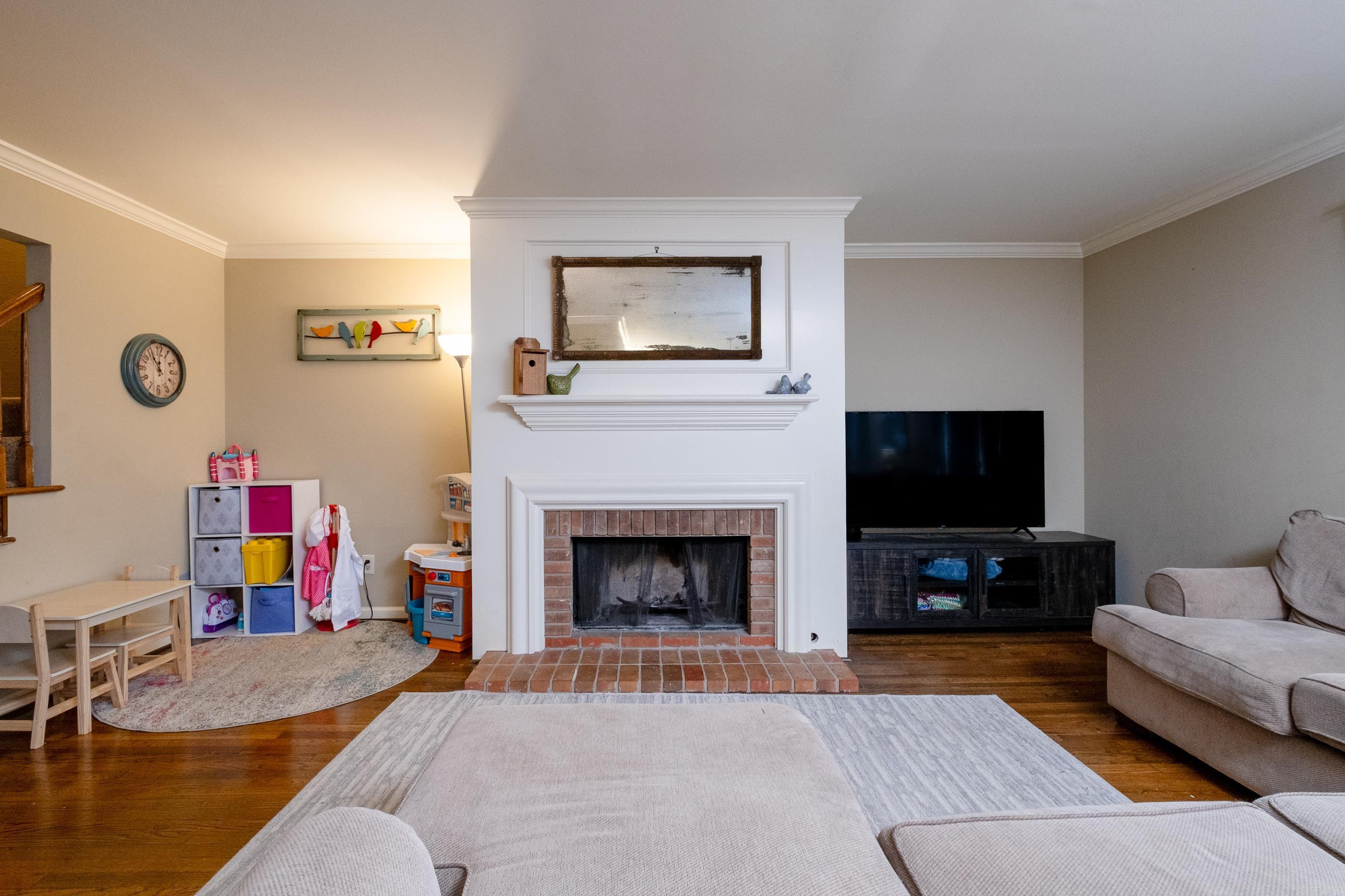 KINGSBRIDGE TWNHSE - Residential