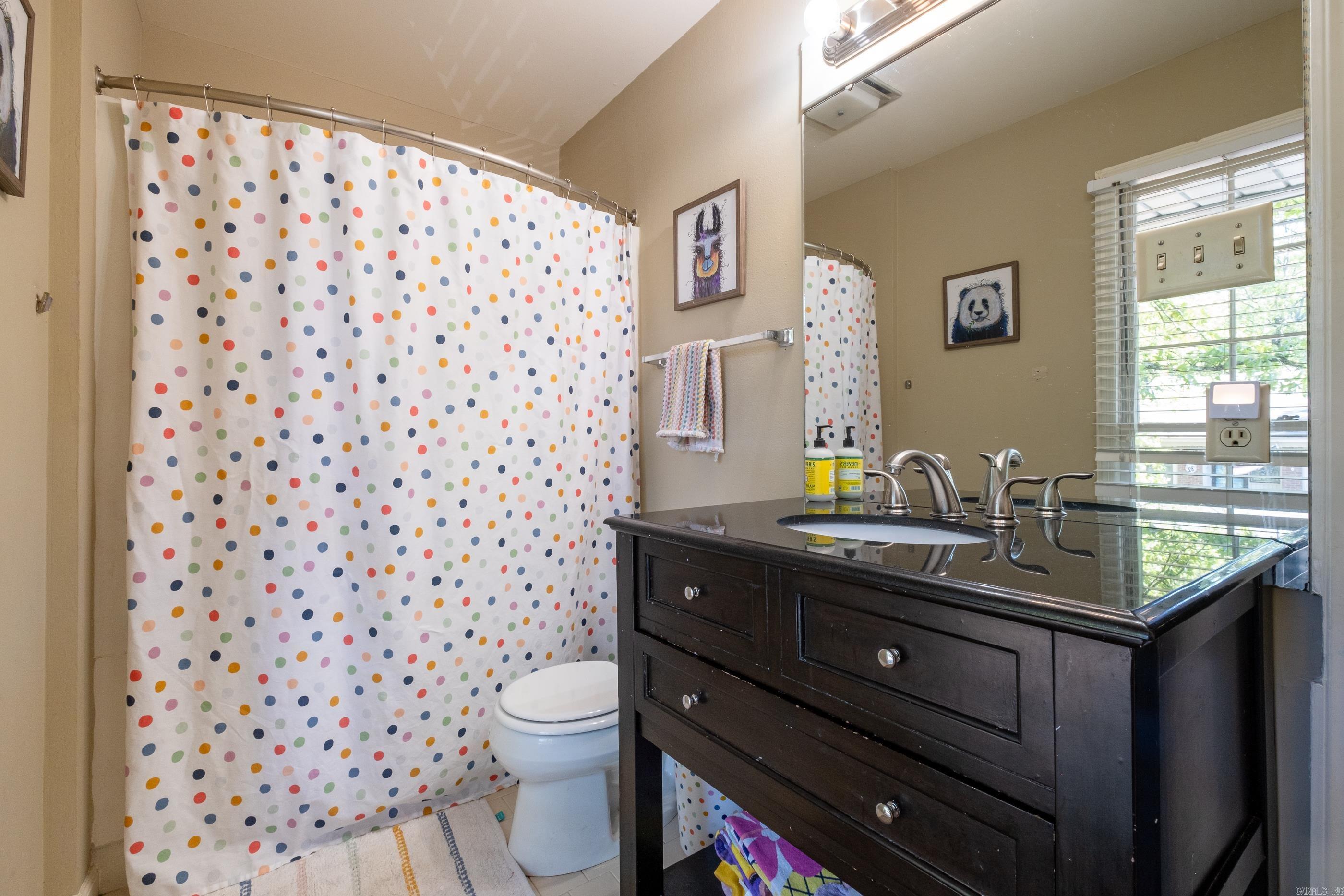 KINGSBRIDGE TWNHSE - Residential