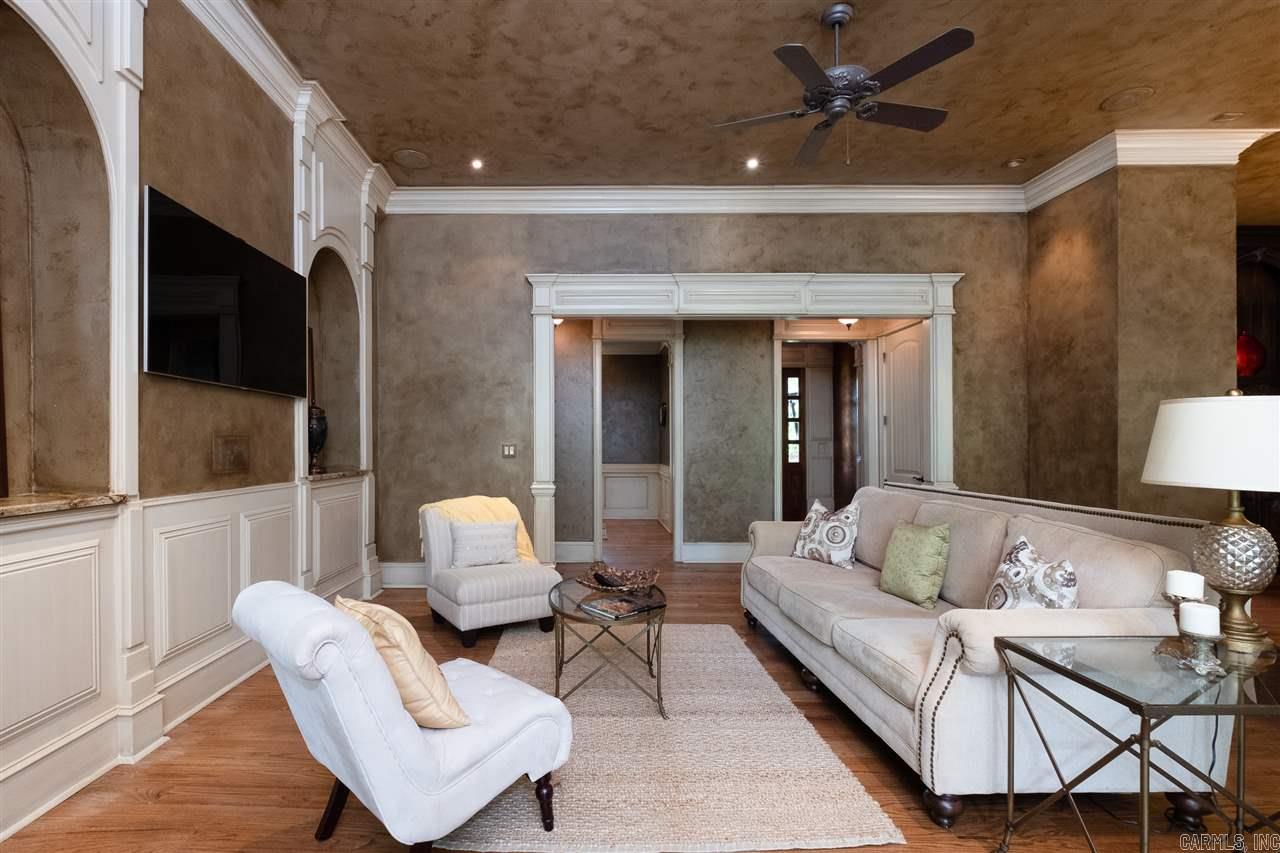 CHENAL DOWNS - Residential