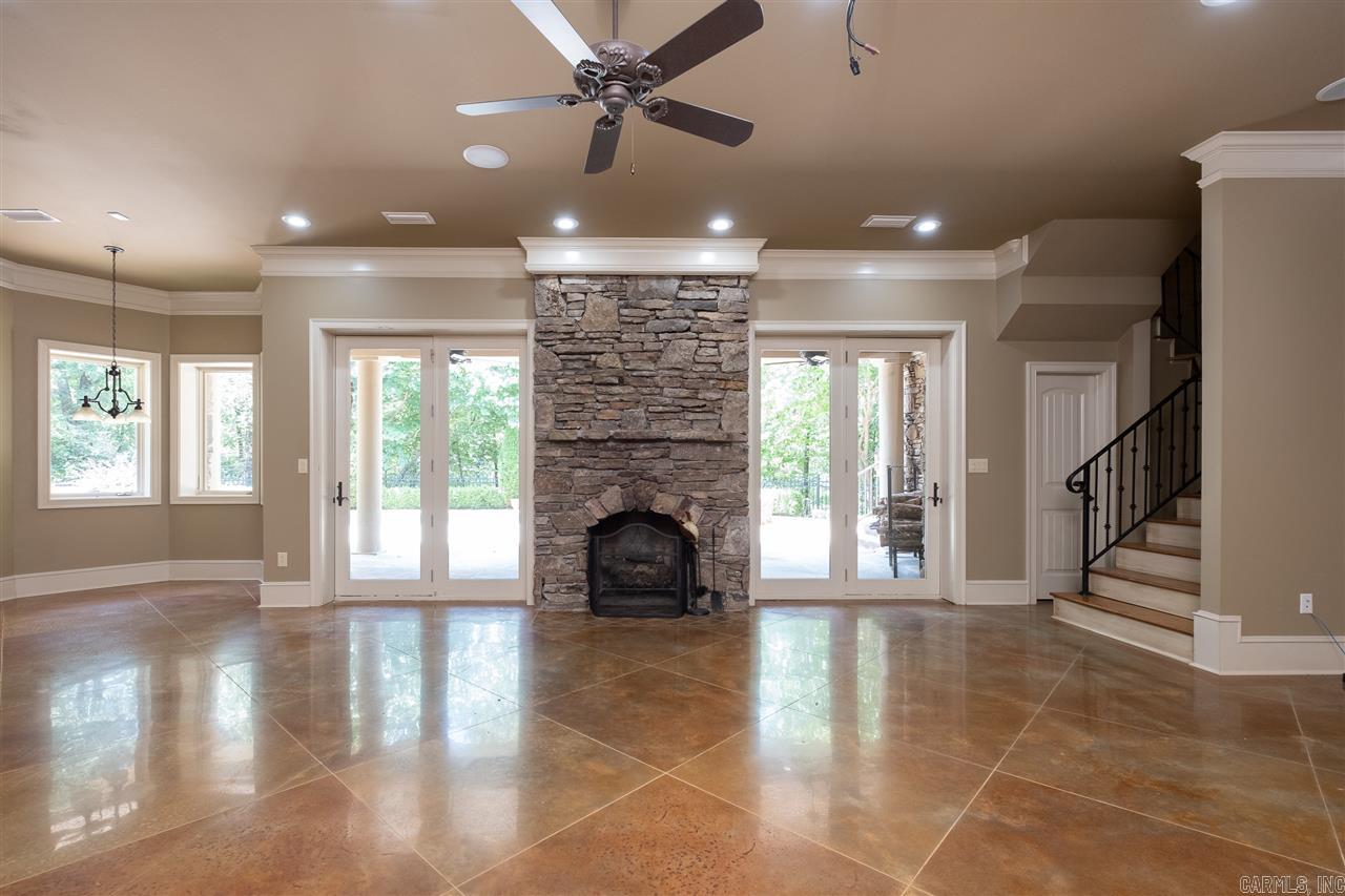 CHENAL DOWNS - Residential