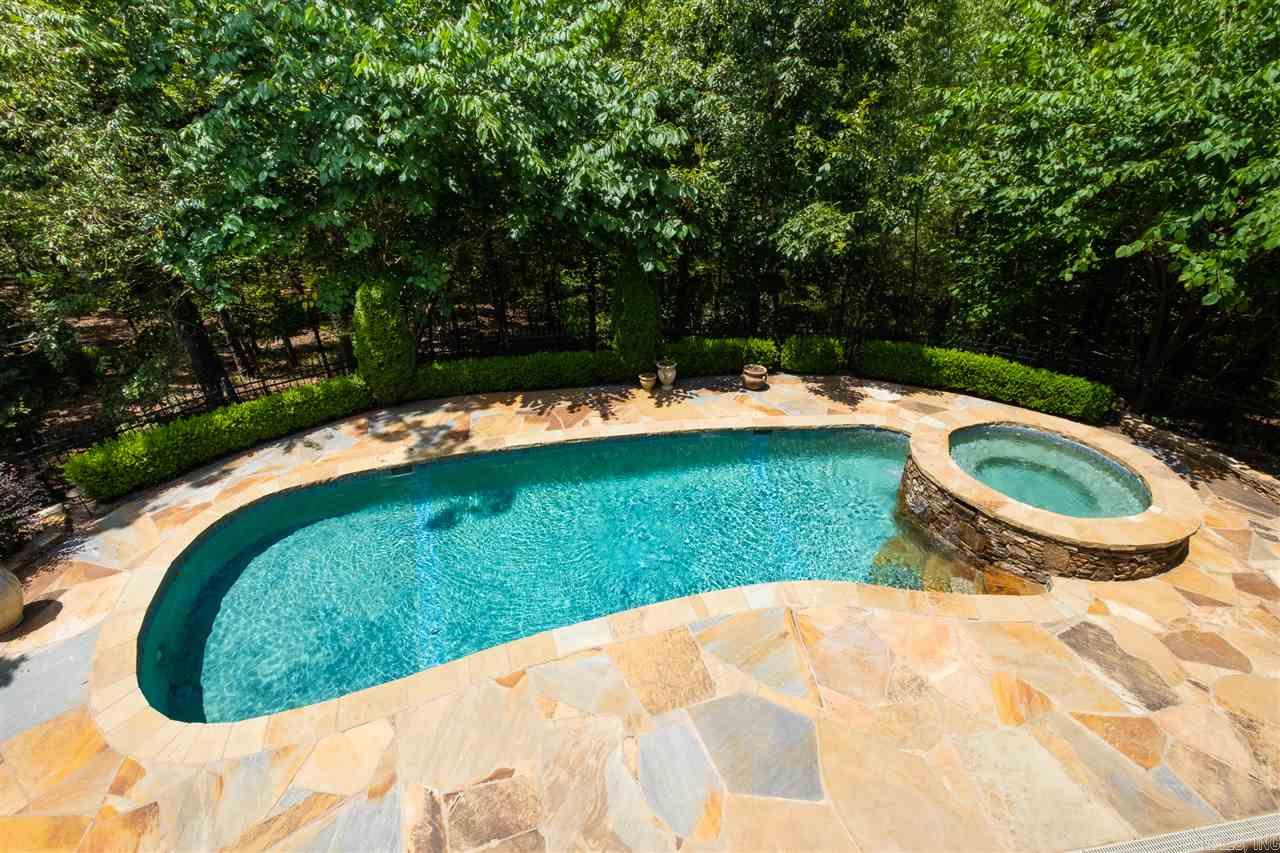 CHENAL DOWNS - Residential