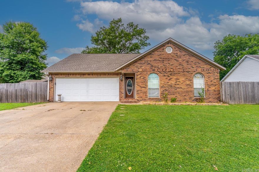 Welcome to Market 1608 South 10th Street of Paragould, Arkansas.  Located in the Paragould School District, this three bedroom, two bathroom home offers 1,222 square feet of living space.  As you walk through the front door, you are greeted by the spacious living room, that leads into the kitchen.  The exterior is wrapped in vinyl siding and brick.  The fully fenced backyard offers an outside space with privacy.  Do not hesitate, call today and invest in your tomorrow.