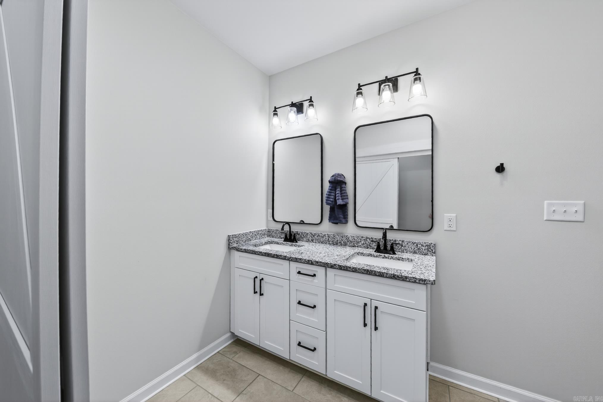 LOOP ACRES ADDN TO JACK - Residential