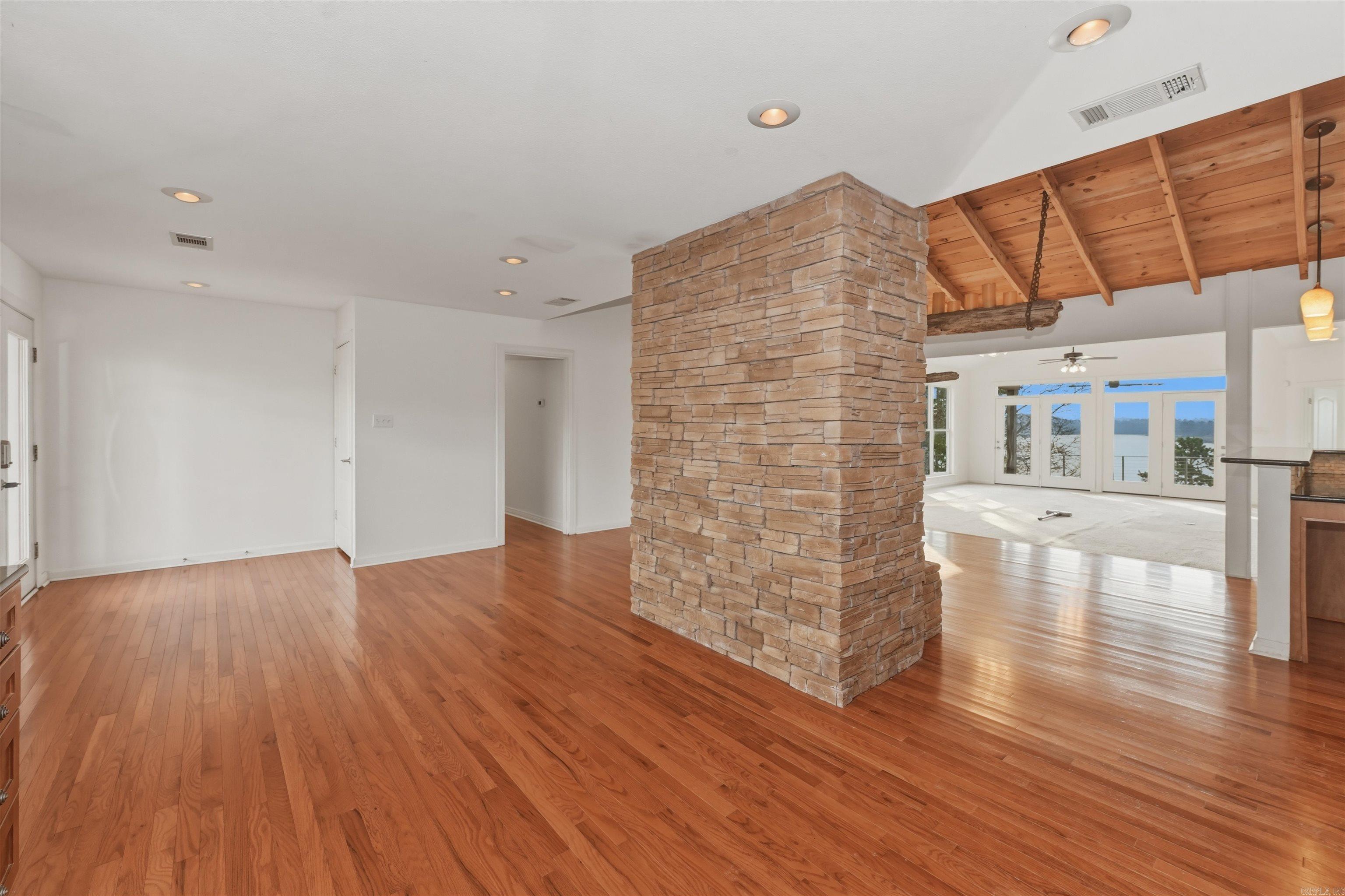 Hot Springs - Residential