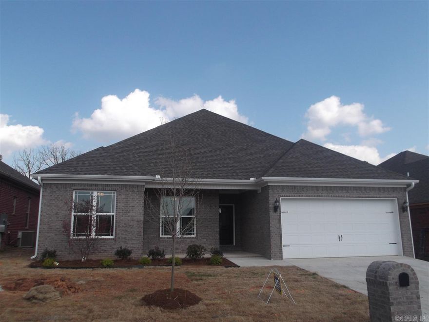 Very nice open single story floor plan in the heart of West Little Rock.  Lots of hardwood flooring, stained kitchen cabinets, granite counter tops, stainless appliances, flat lot, site built tile shower, and much more.