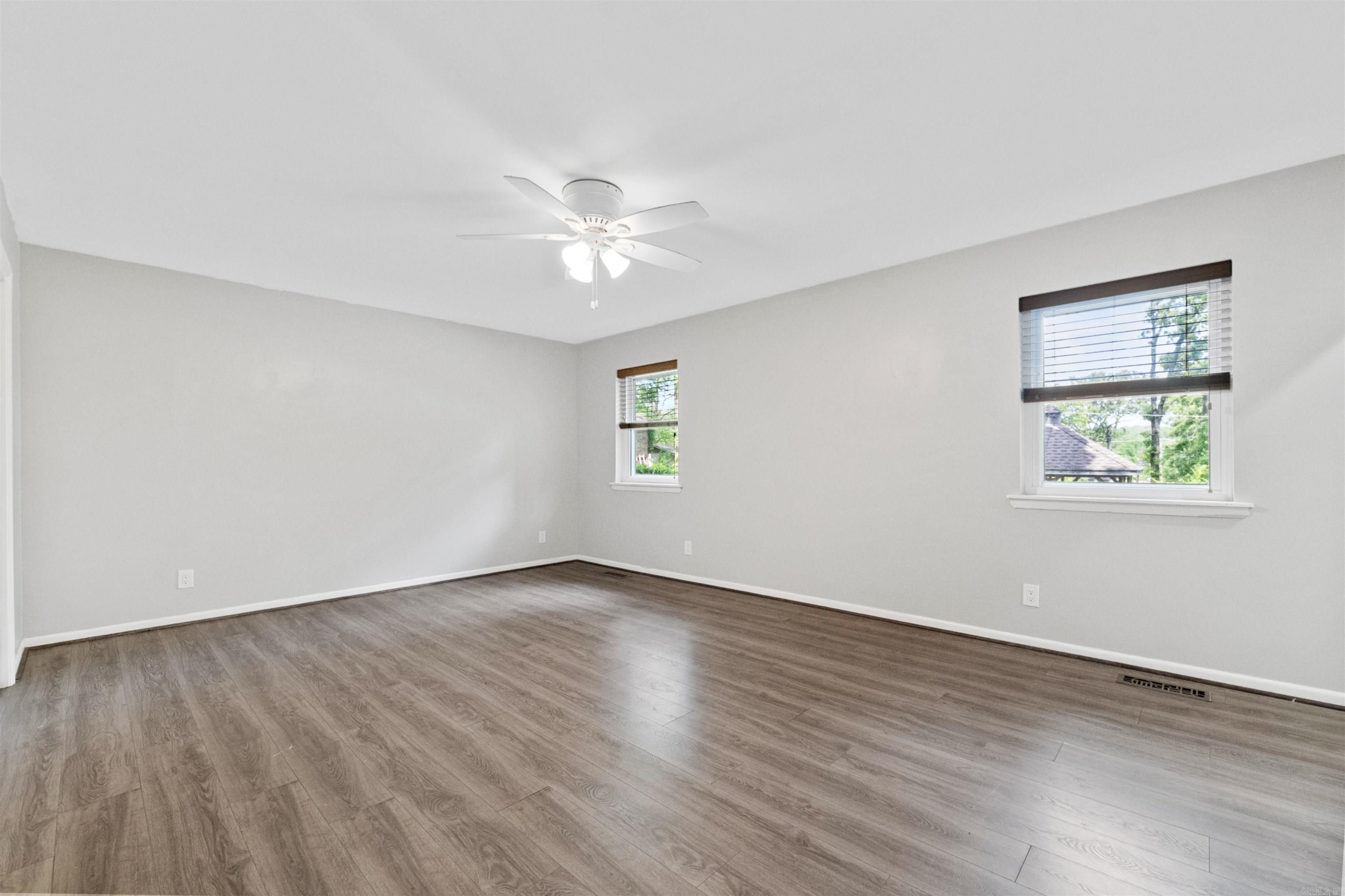 COUNTRY CLUB PARK - Residential