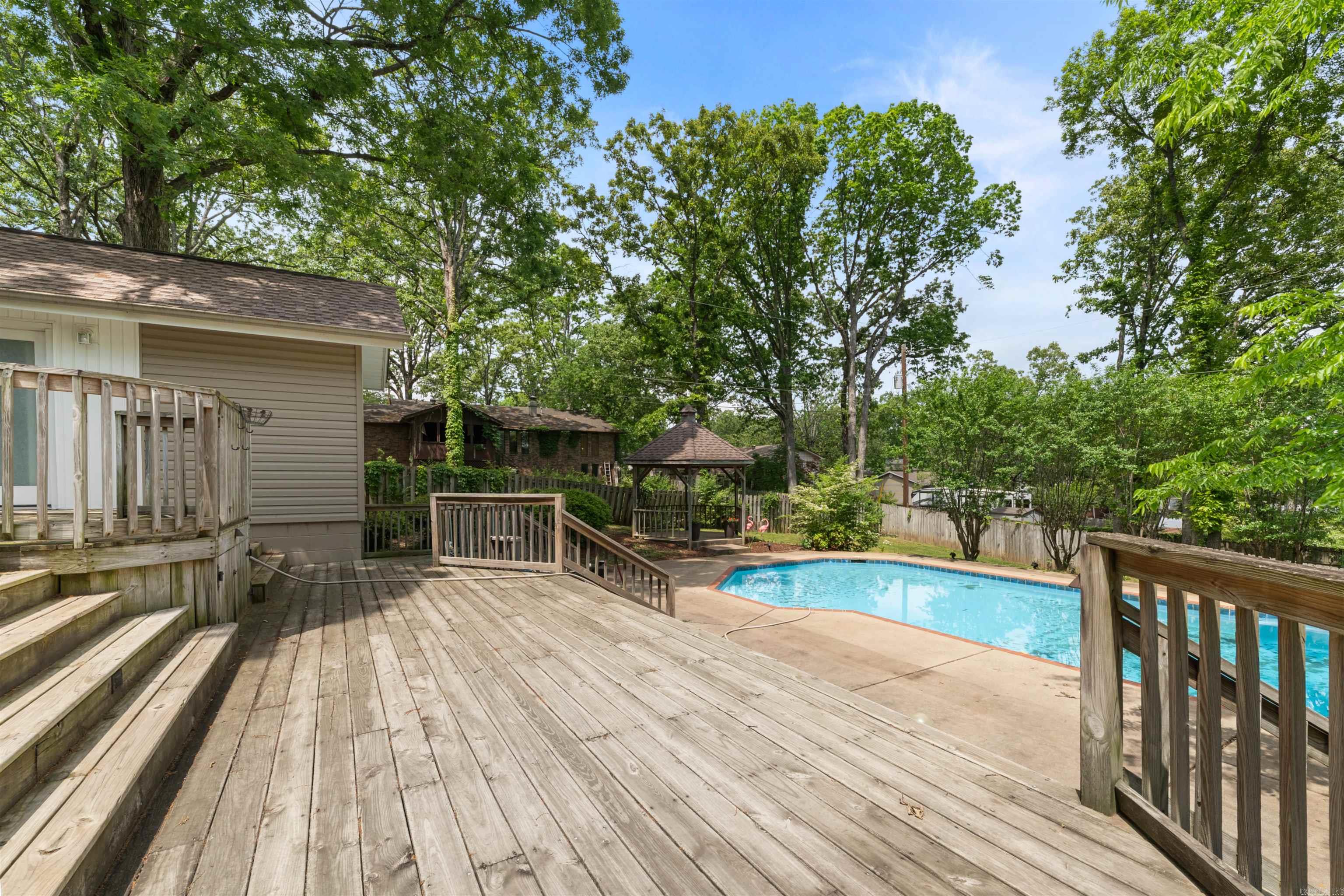 COUNTRY CLUB PARK - Residential