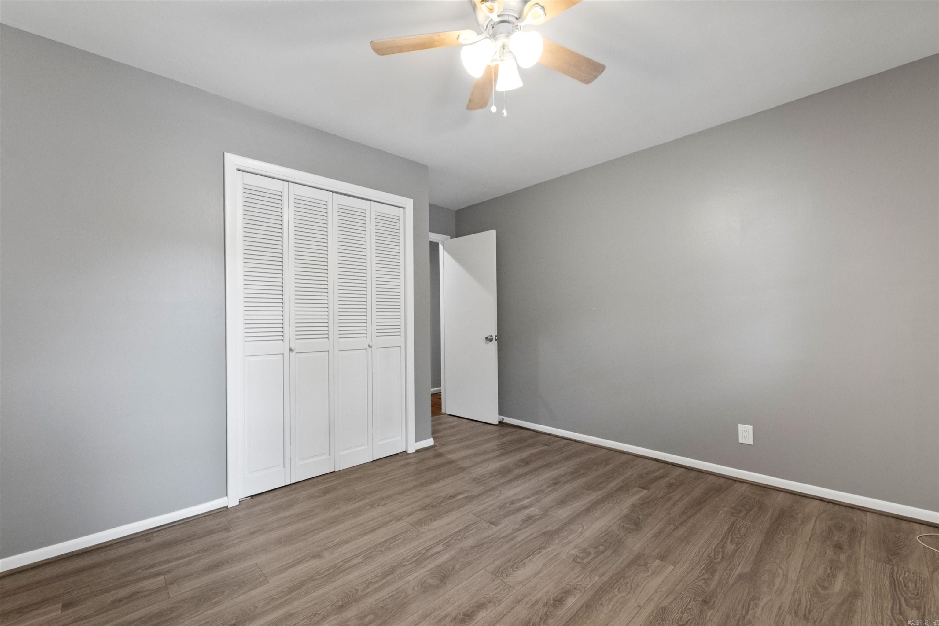 COUNTRY CLUB PARK - Residential