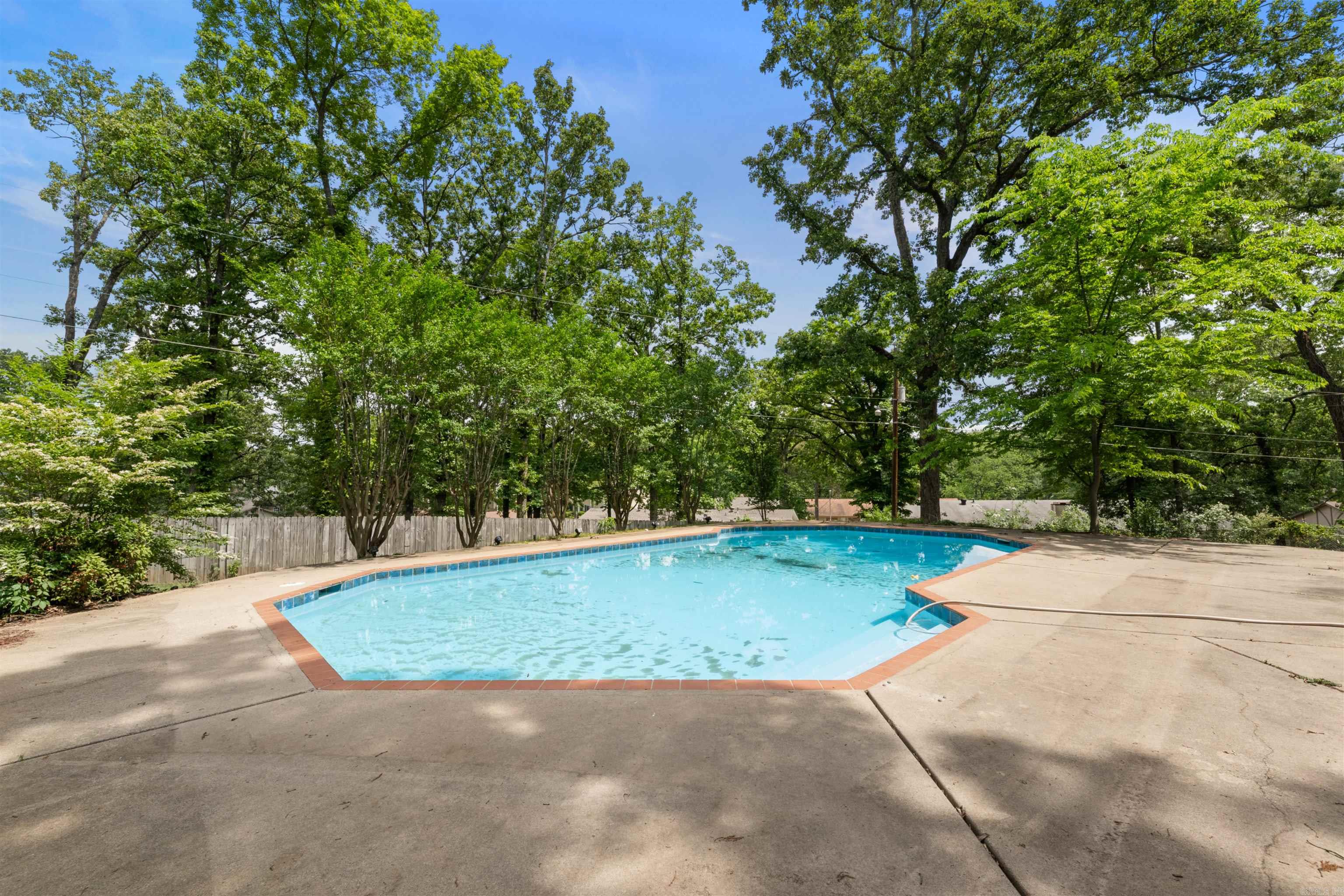 COUNTRY CLUB PARK - Residential