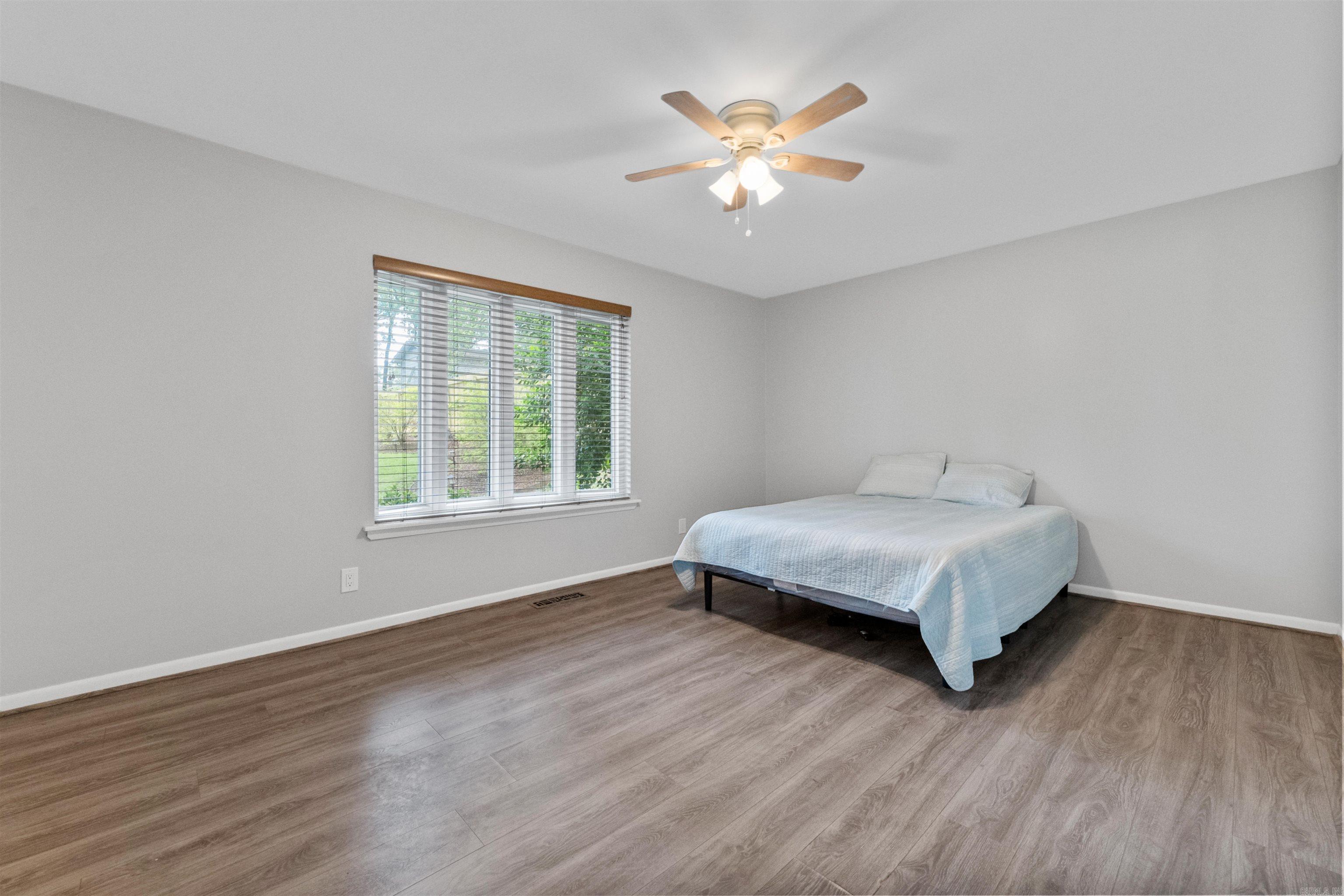 COUNTRY CLUB PARK - Residential