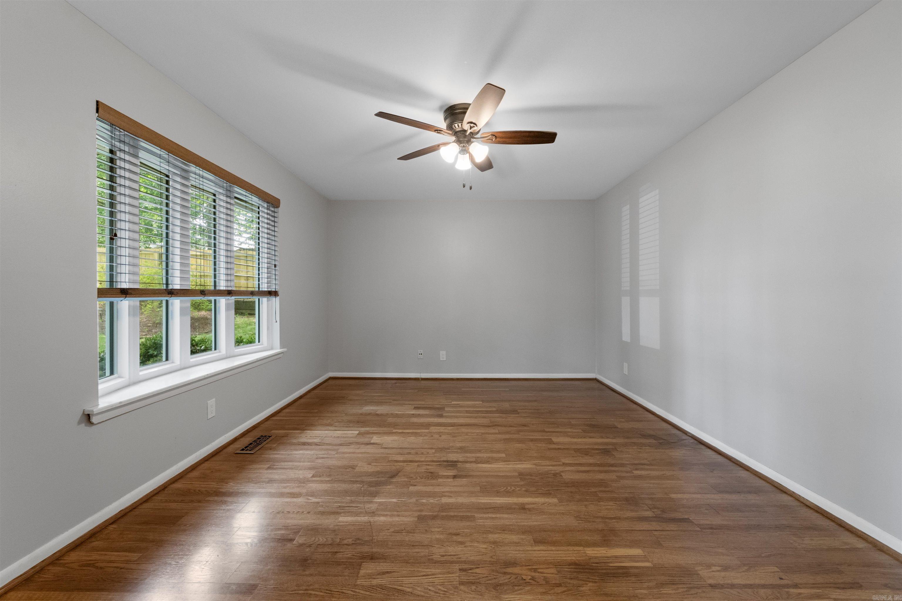 COUNTRY CLUB PARK - Residential