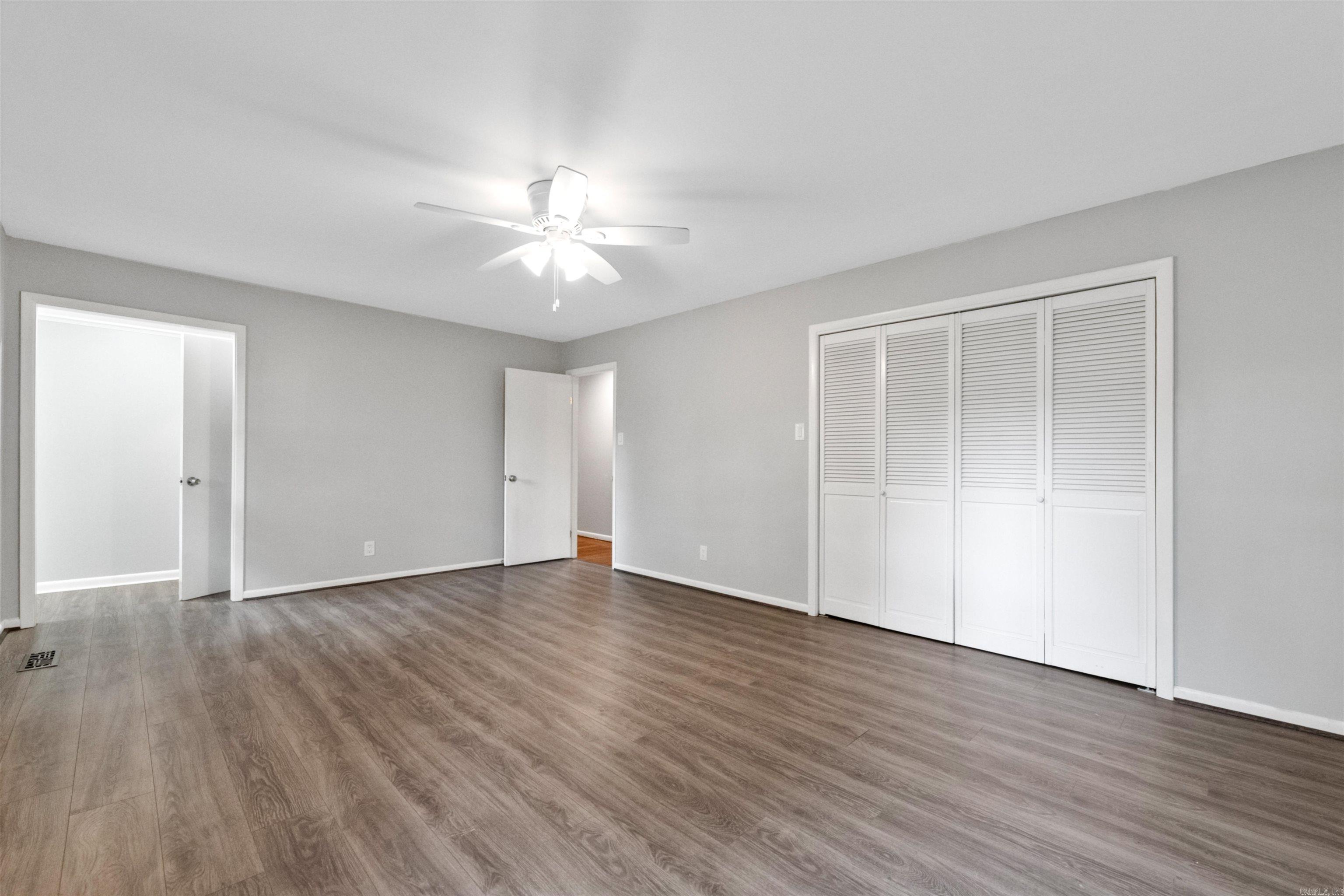 COUNTRY CLUB PARK - Residential