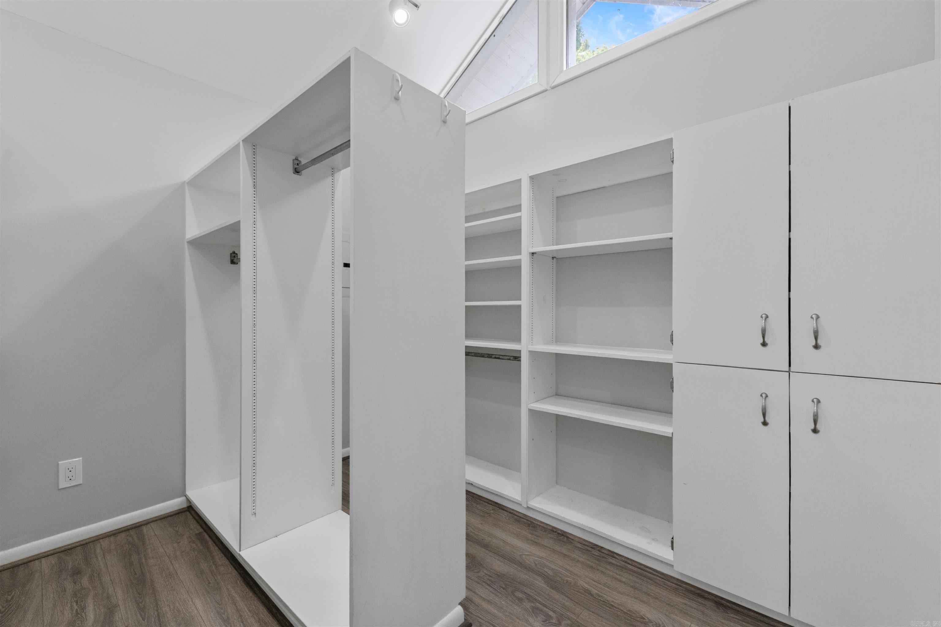 COUNTRY CLUB PARK - Residential