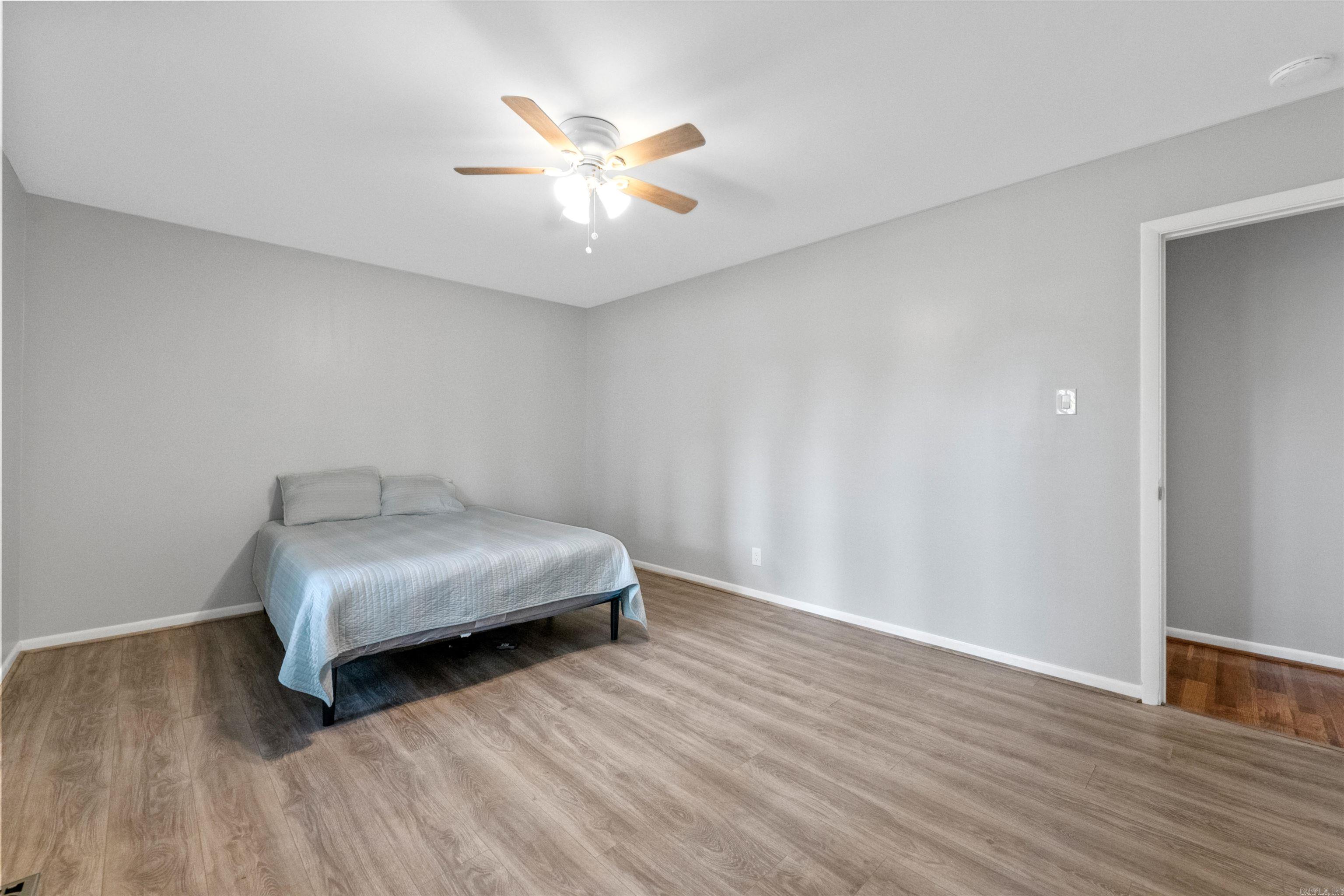 COUNTRY CLUB PARK - Residential