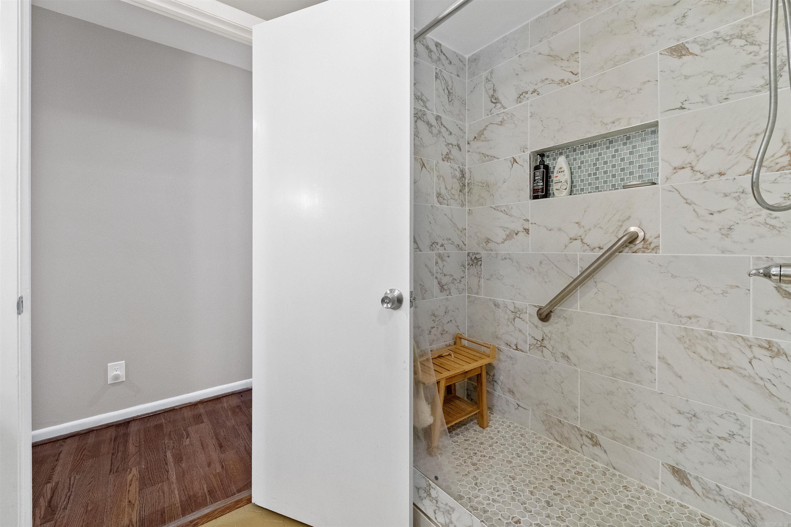 COUNTRY CLUB PARK - Residential