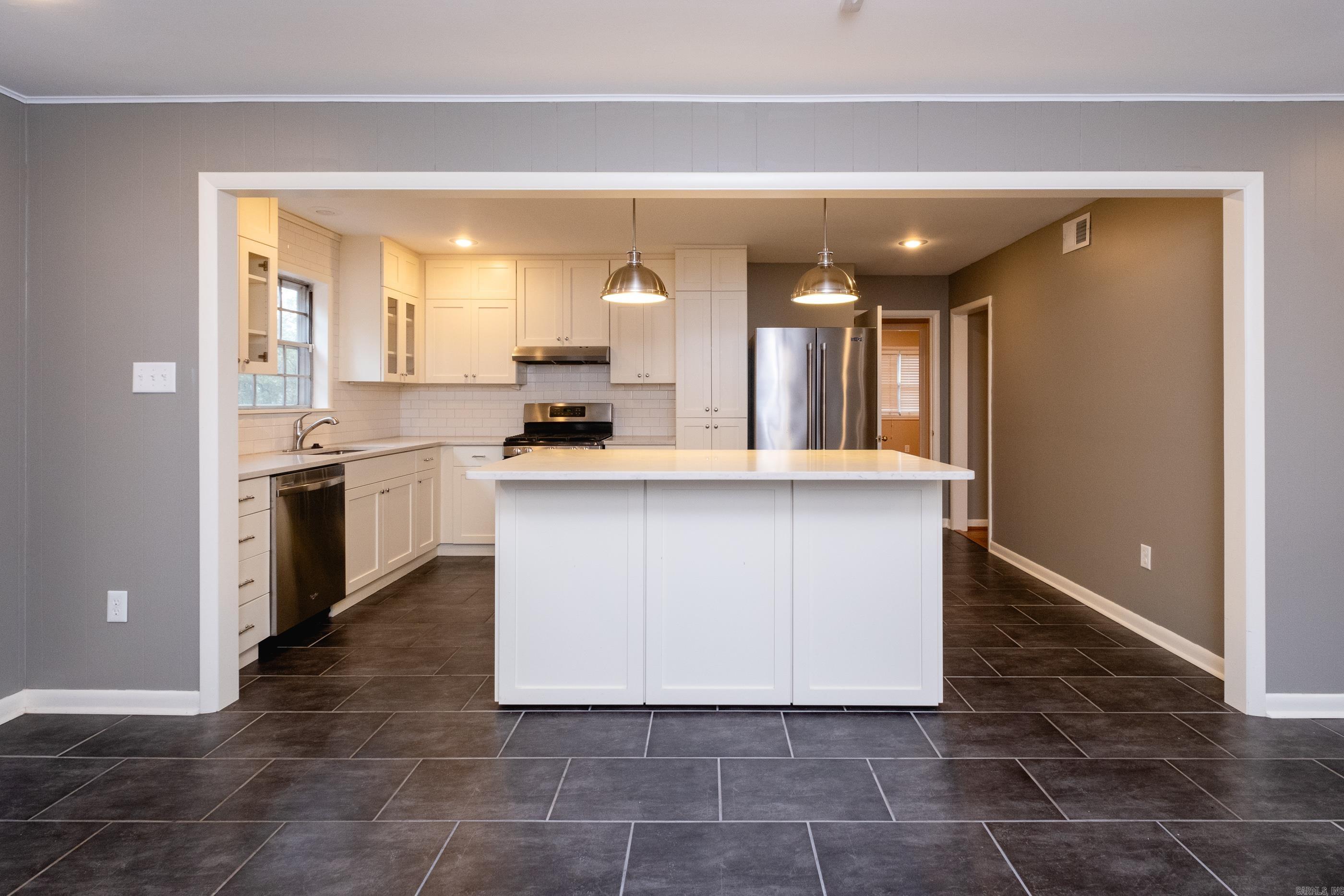 HALL PLAZA - Residential