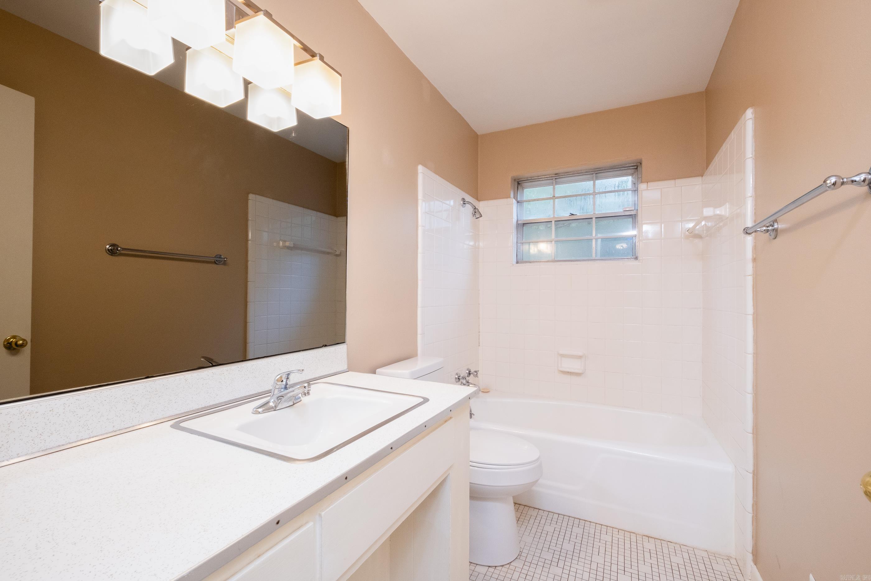 HALL PLAZA - Residential