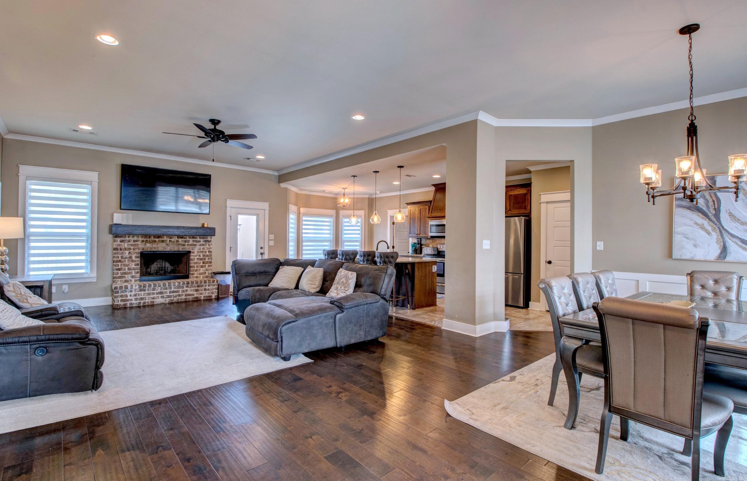 DAWSONS POINTE - Residential