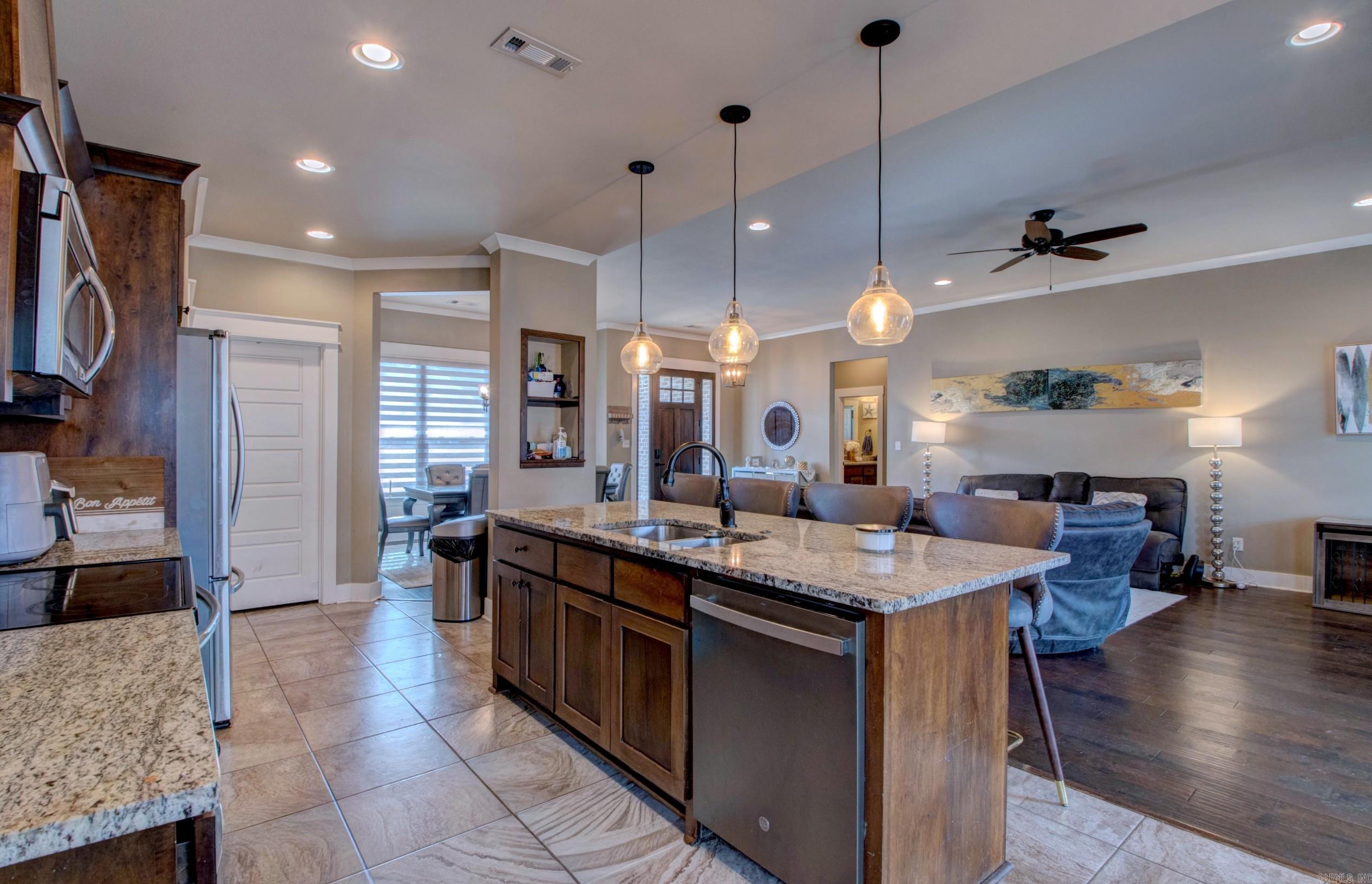 DAWSONS POINTE - Residential