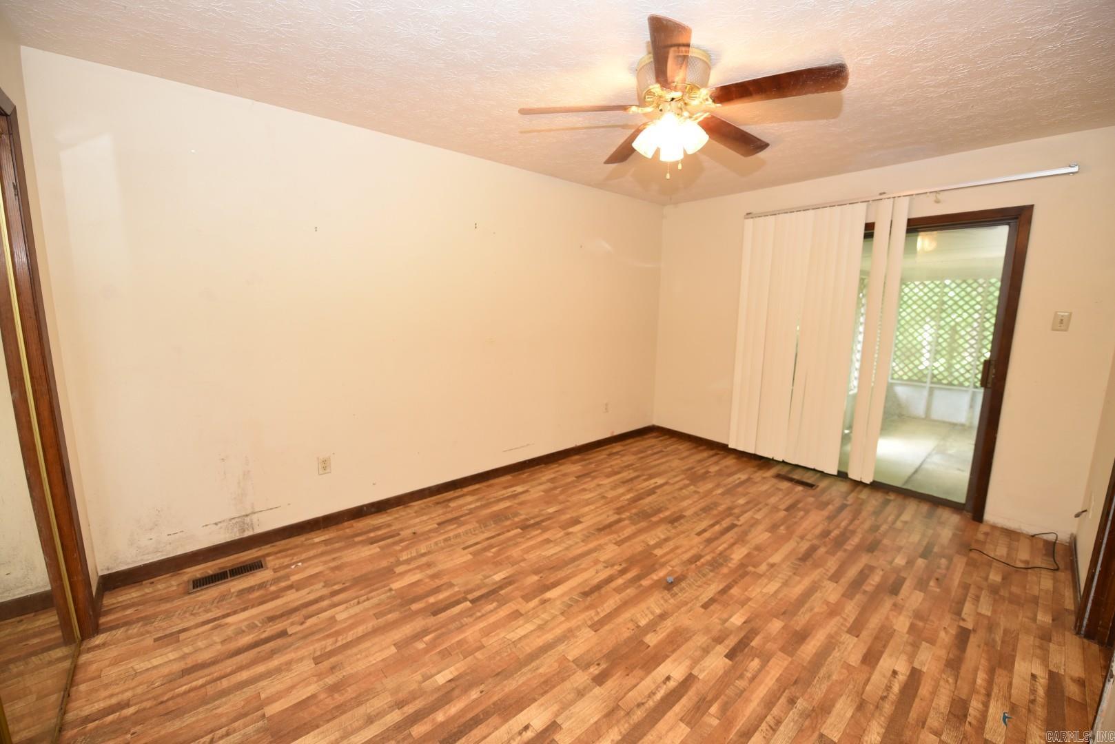 LAKEWOOD HILLS - Residential