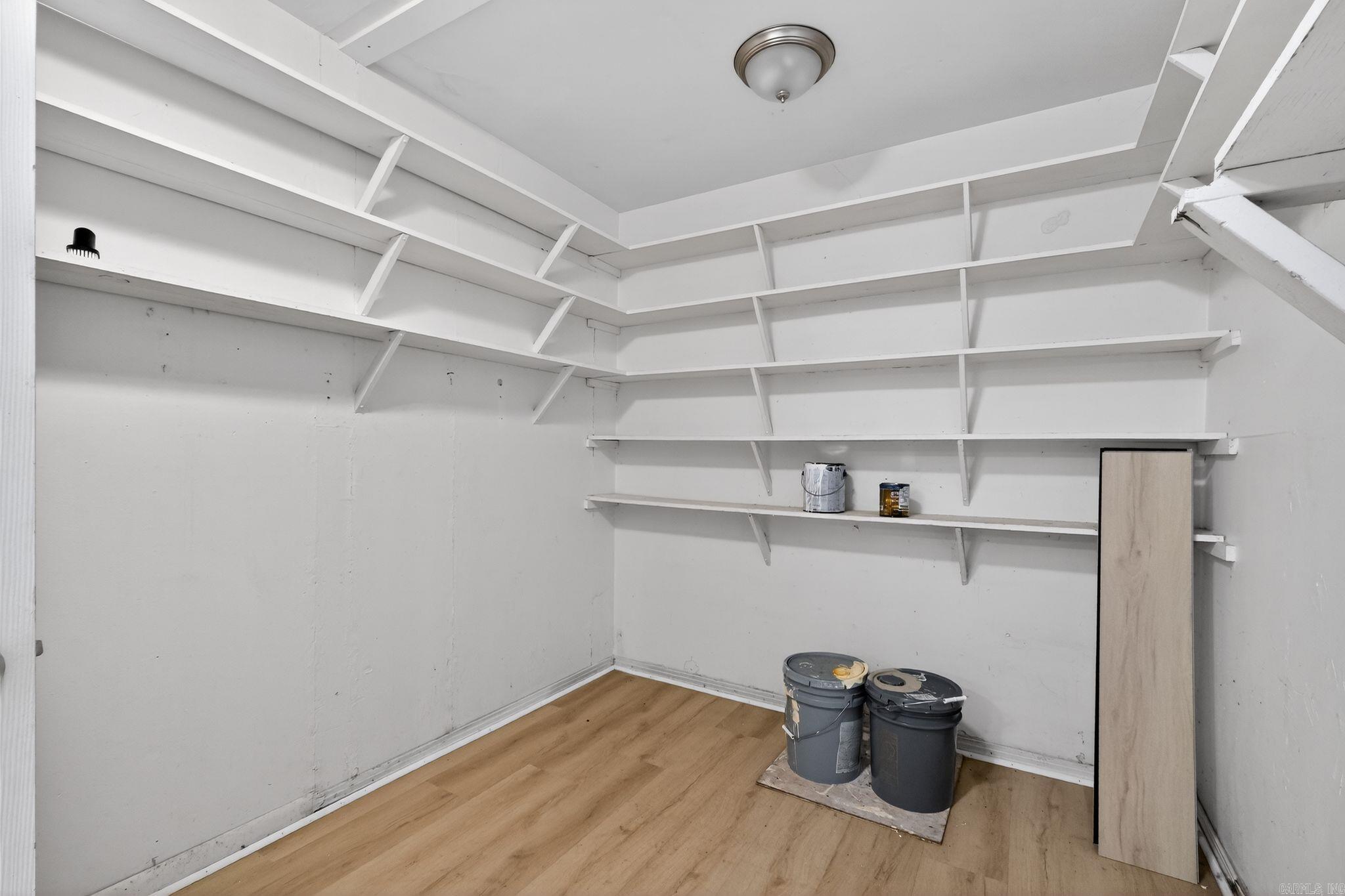 PINEWOOD - Residential