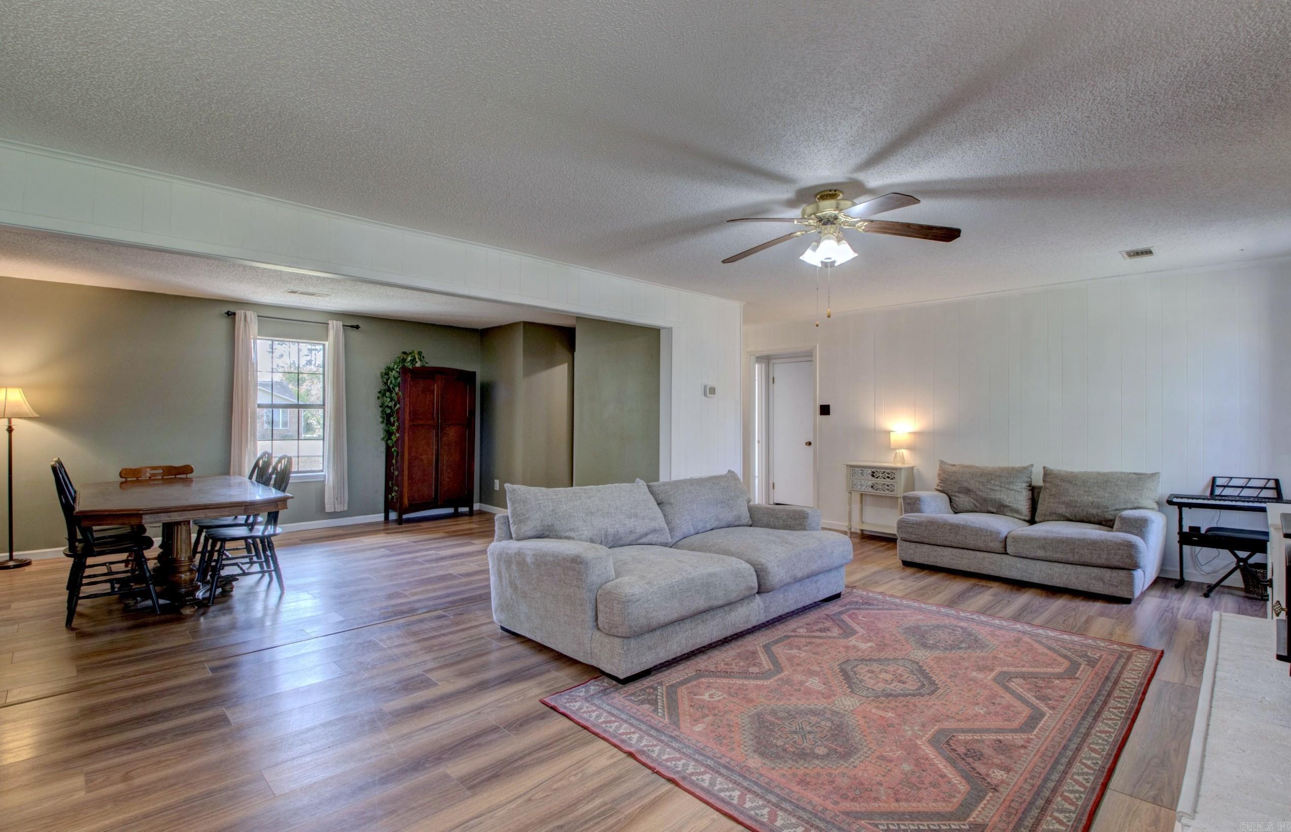 COUNTRY WOOD UNIT - Residential