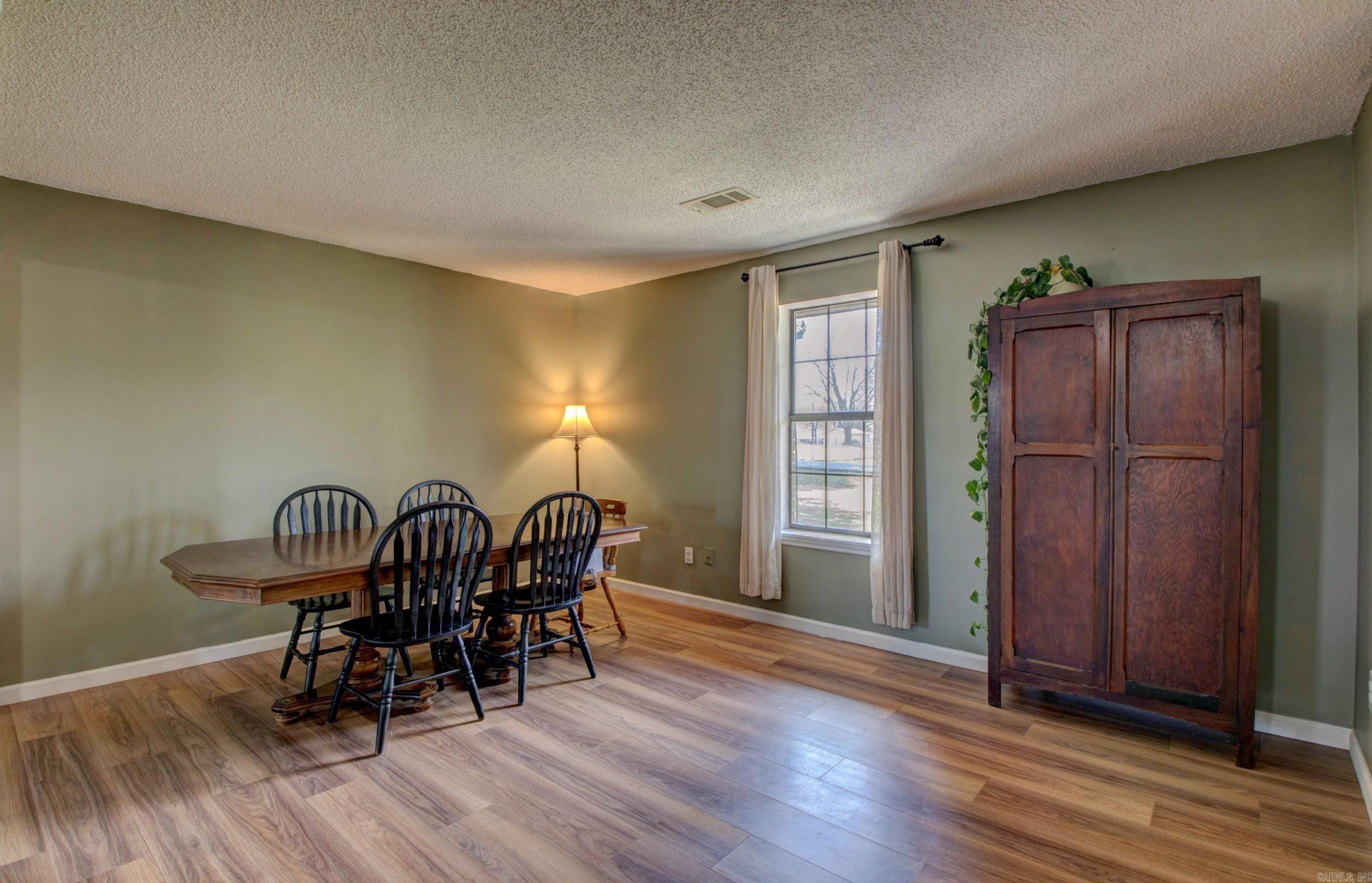 COUNTRY WOOD UNIT - Residential