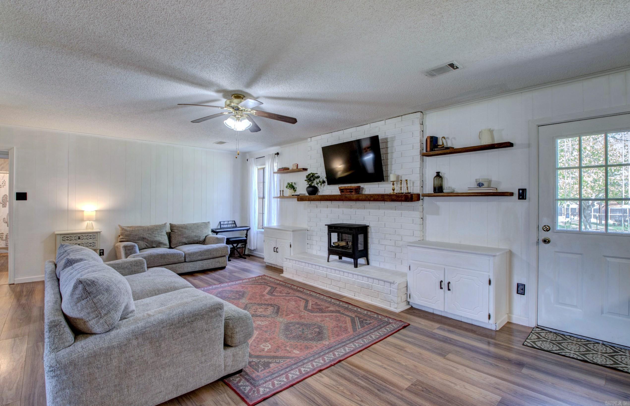 COUNTRY WOOD UNIT - Residential