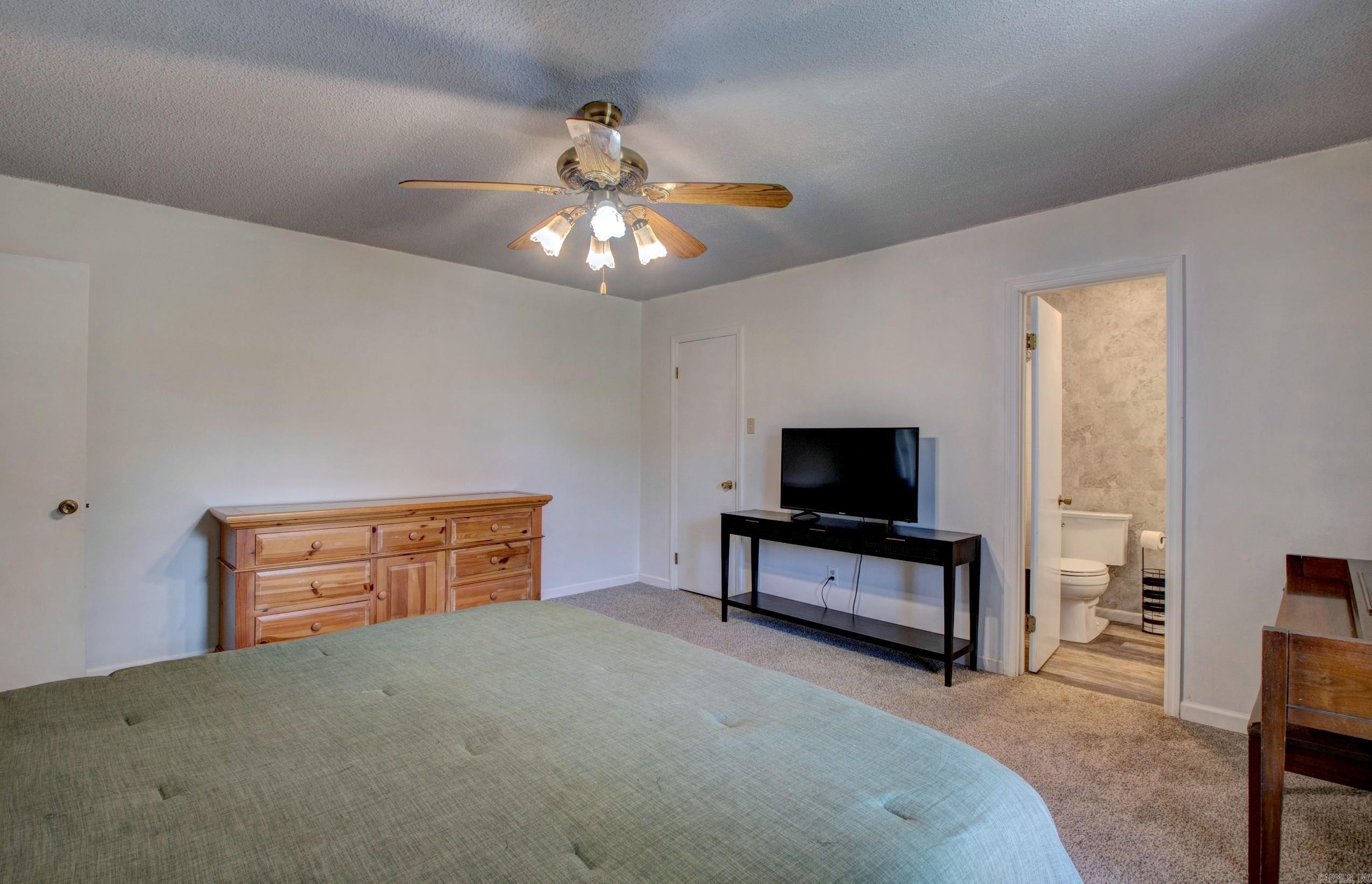 COUNTRY WOOD UNIT - Residential