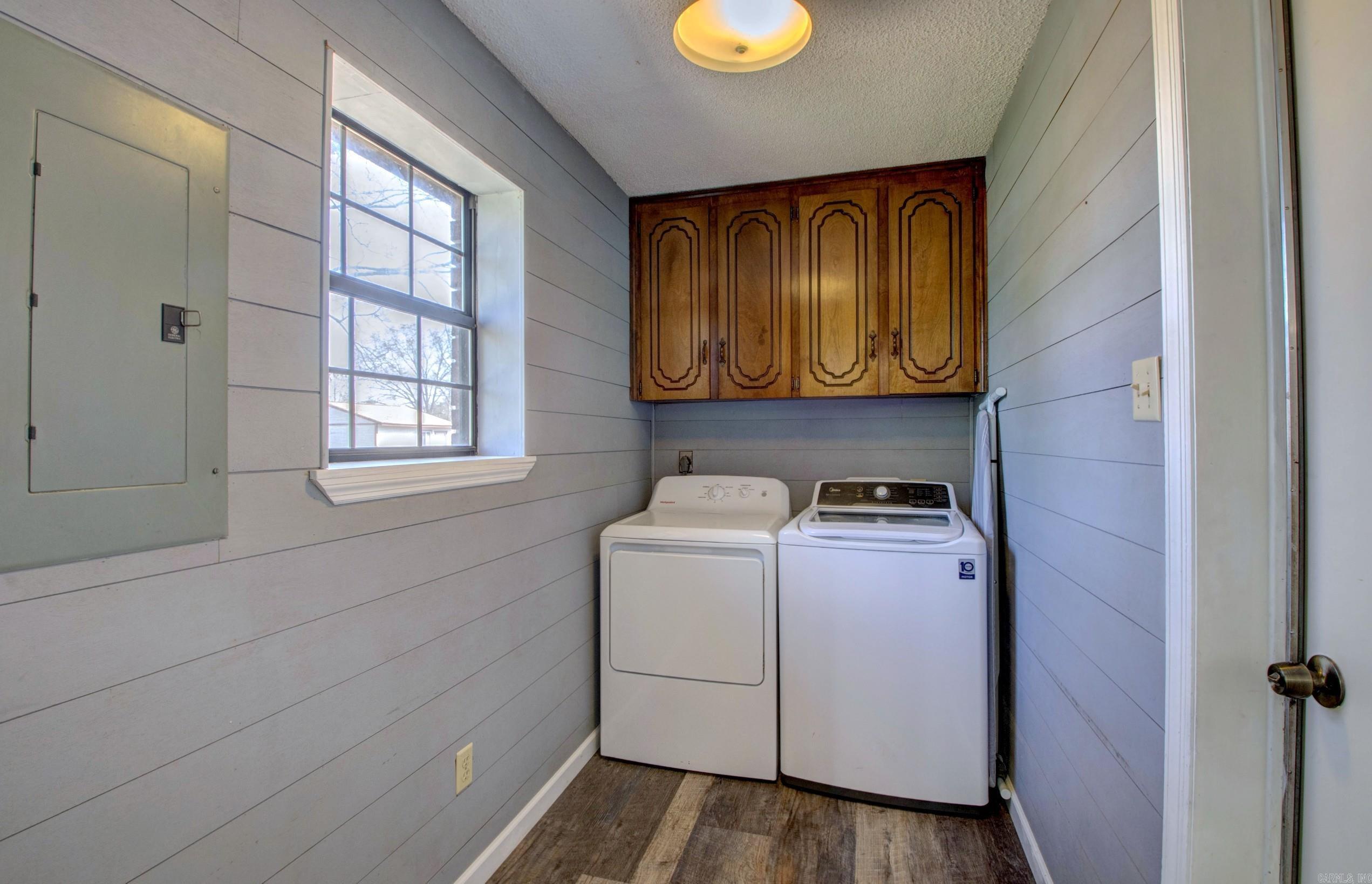 COUNTRY WOOD UNIT - Residential