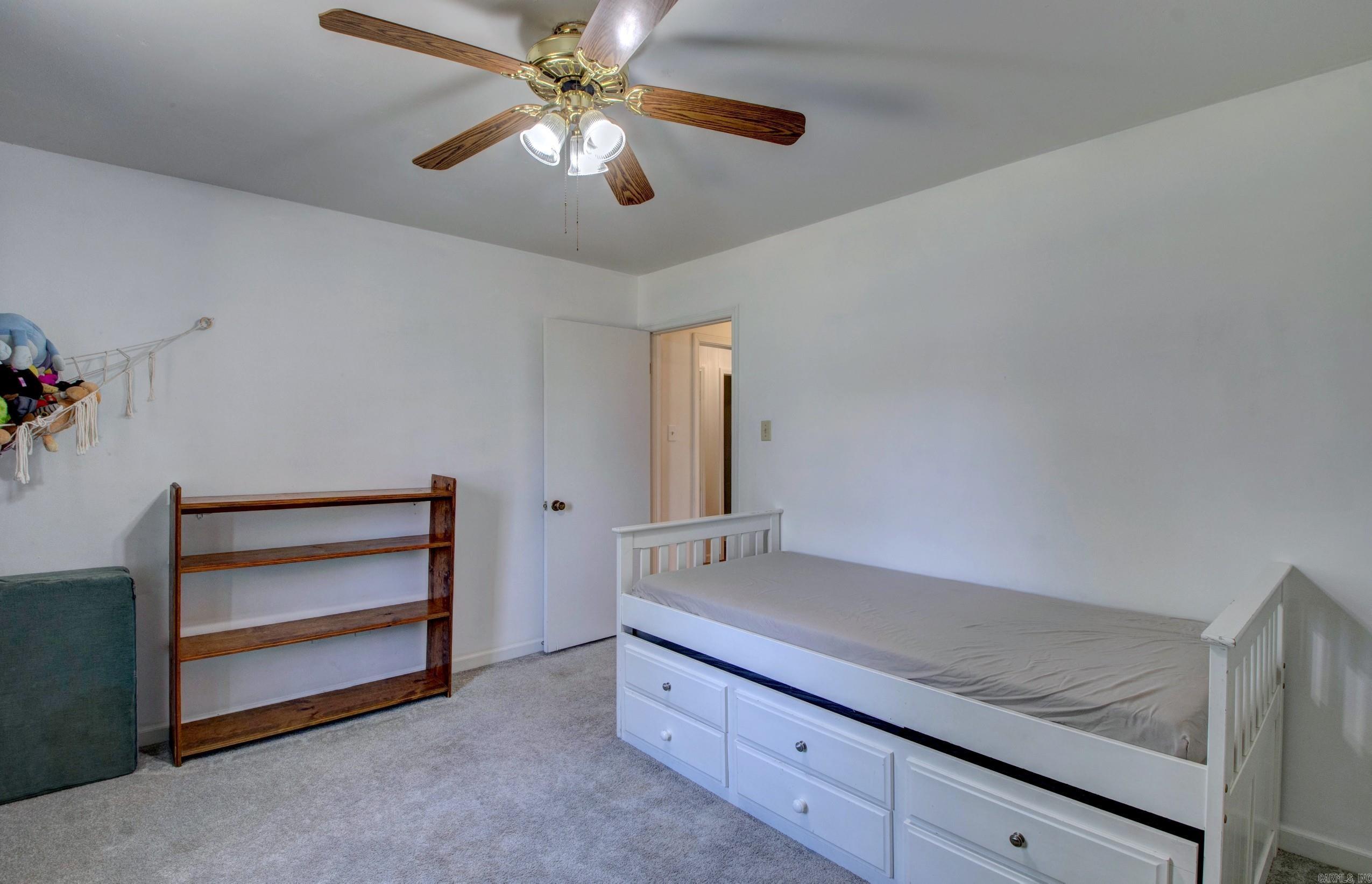 COUNTRY WOOD UNIT - Residential