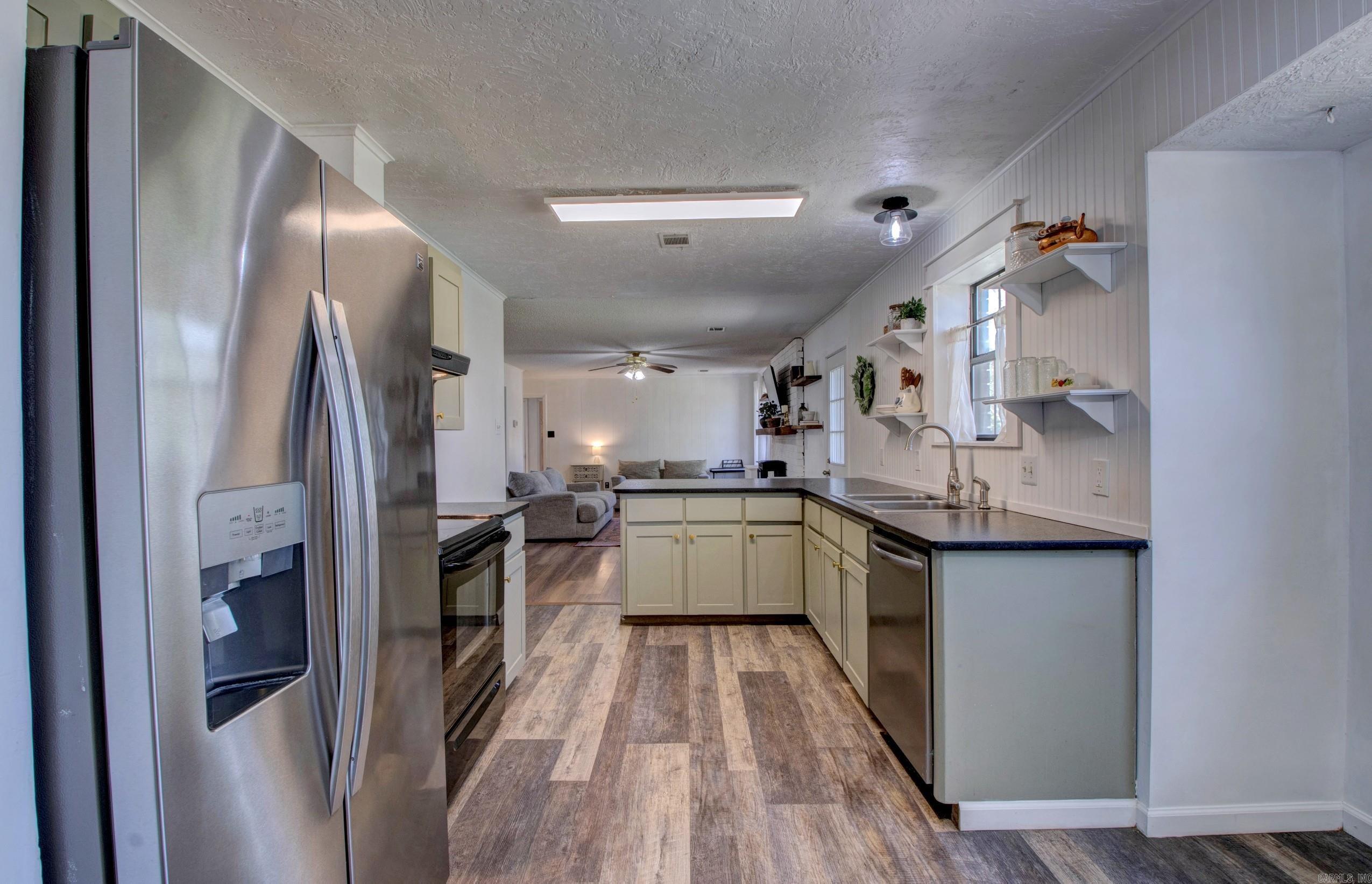 COUNTRY WOOD UNIT - Residential